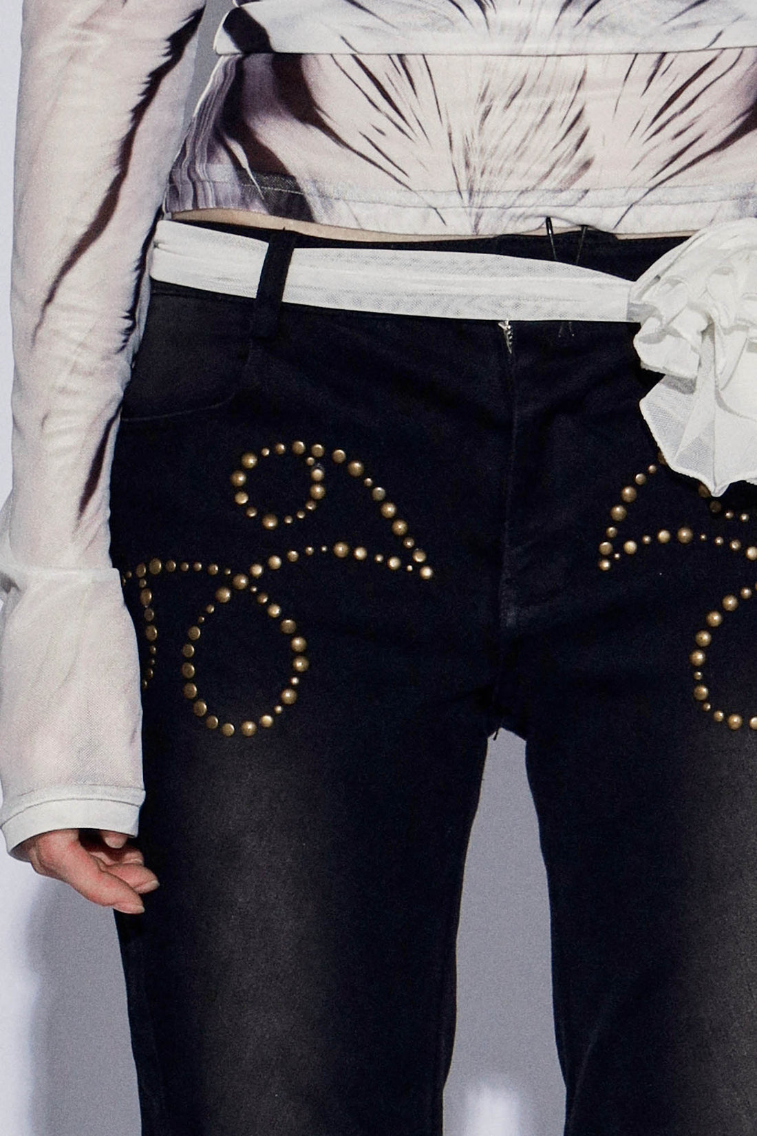 DND4DESxFaychui Rose Studded Low-Rise Flared Jeans-Jeans-S-Free Shipping Leatheretro