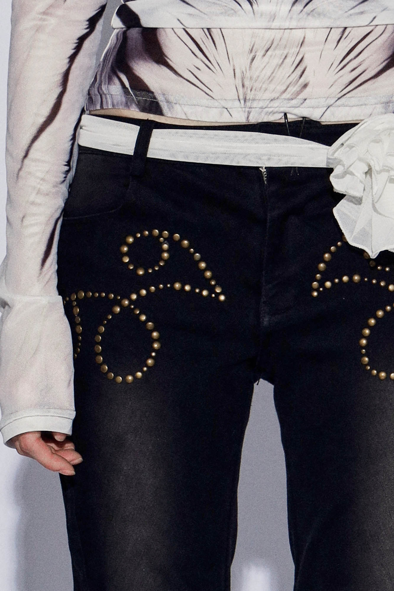 DND4DESxFaychui Rose Studded Low-Rise Flared Jeans-Jeans-S-Free Shipping Leatheretro