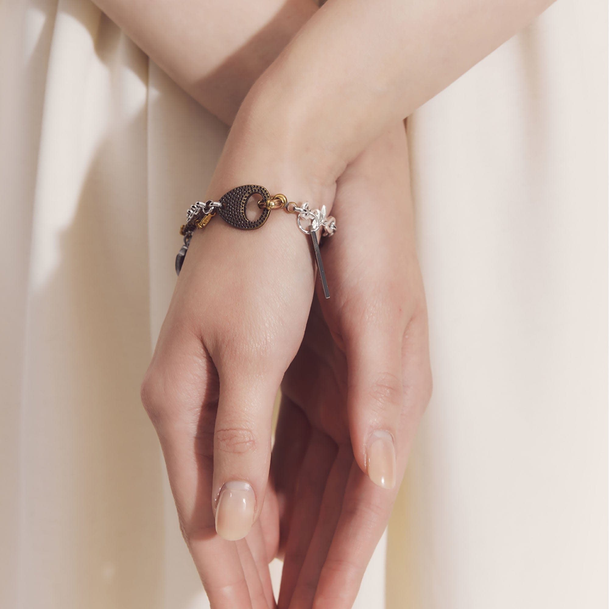 ALVNG AR ANTS Distressed Mixed-Chain Layered Charm Bracelet-Bracelet-1 (6.9 Inches£©-Free Shipping Leatheretro