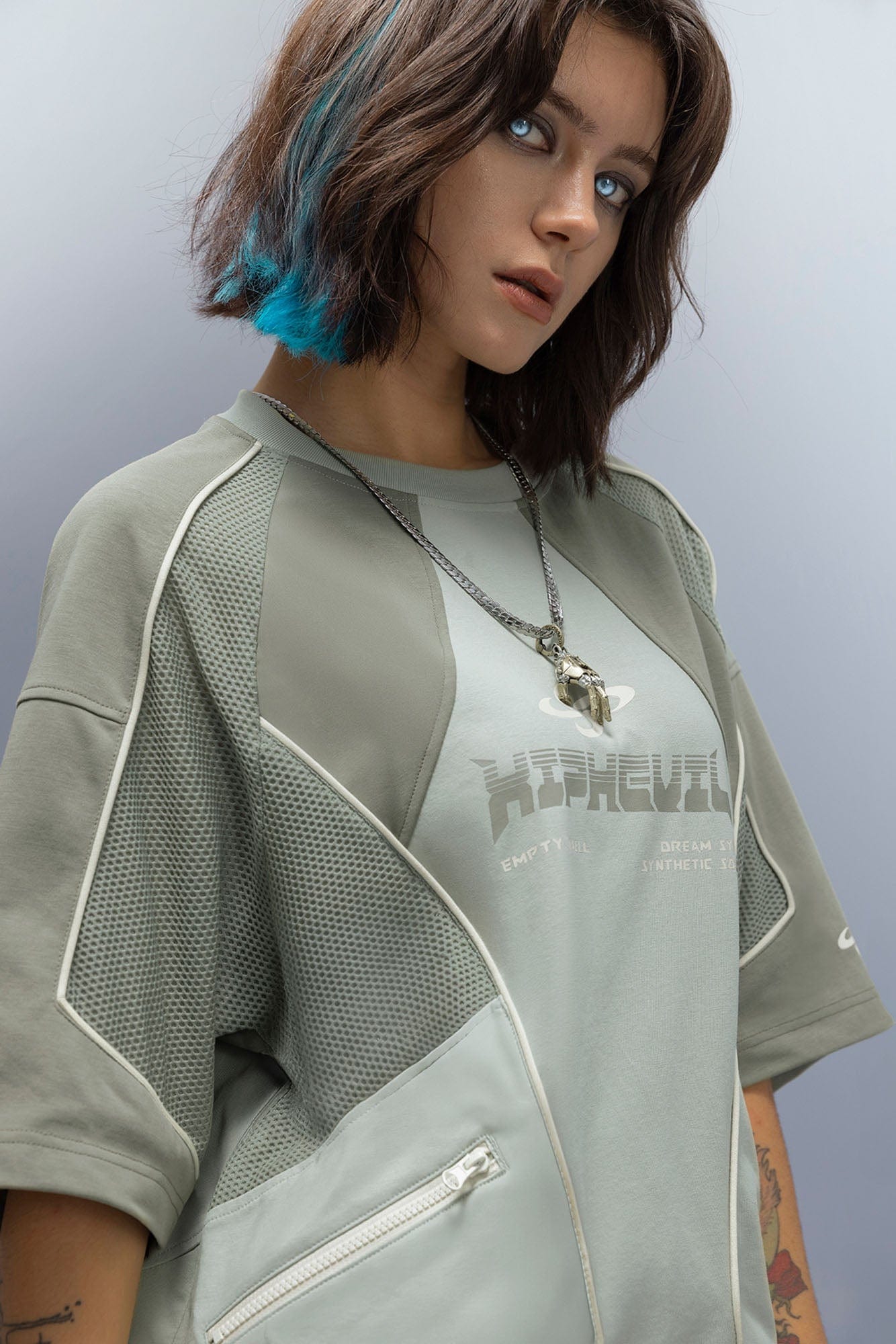 XIPHEVIL Contrast Paneled Mesh Zip-Pocket Raglan T-Shirt Green-L/S Tee-XS-Free Shipping Leatheretro