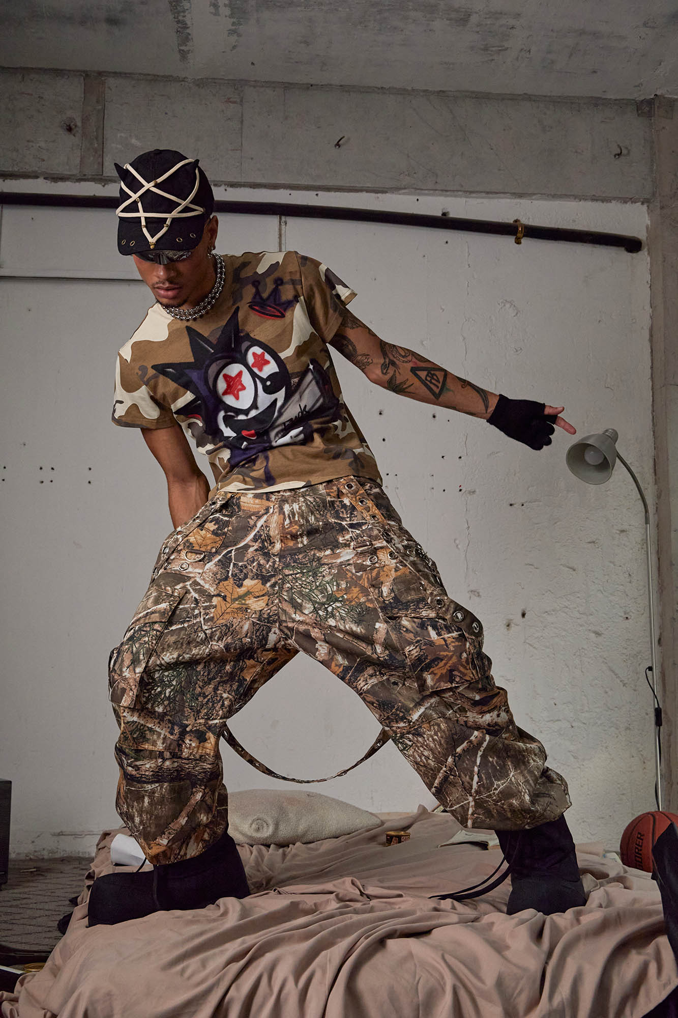 DND4DES Felix Camo Graffiti T-Shirt-T Shirt-S-Free Shipping Leatheretro