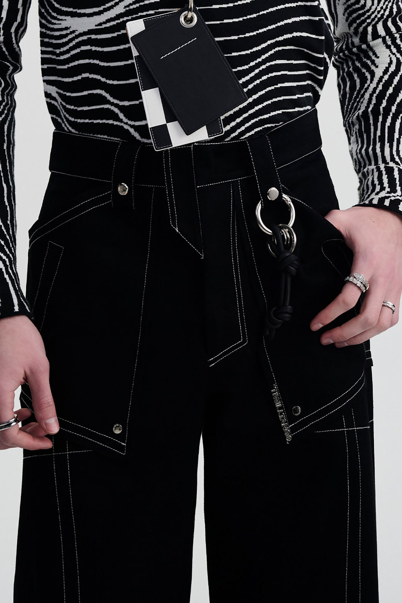 TIWILLTANG Contrast Stitched Straight-Leg Jeans-Jeans-S-Black-Free Shipping Leatheretro