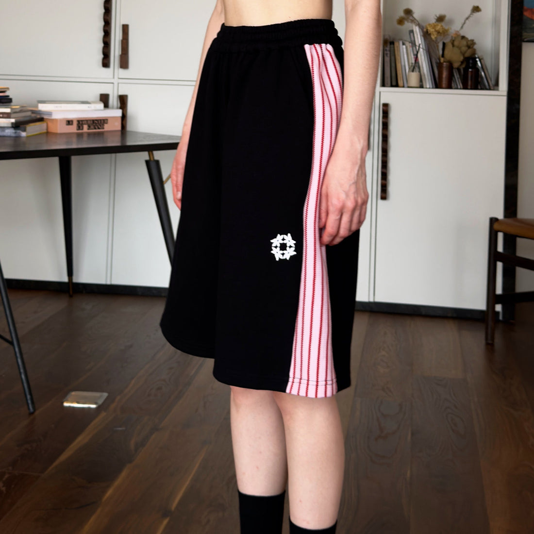 MIICHOUS Contrast Stripes Panel Shorts-Shorts-S (Preorder)-Black-Free Shipping Leatheretro