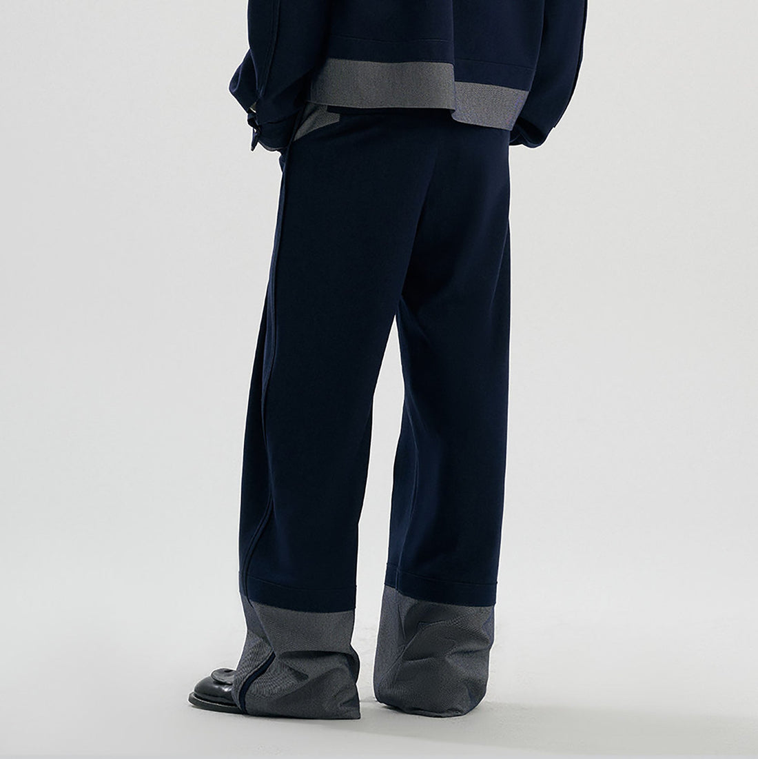 TIWILLTANG Pleats Contrast-Hem Raw Jeans