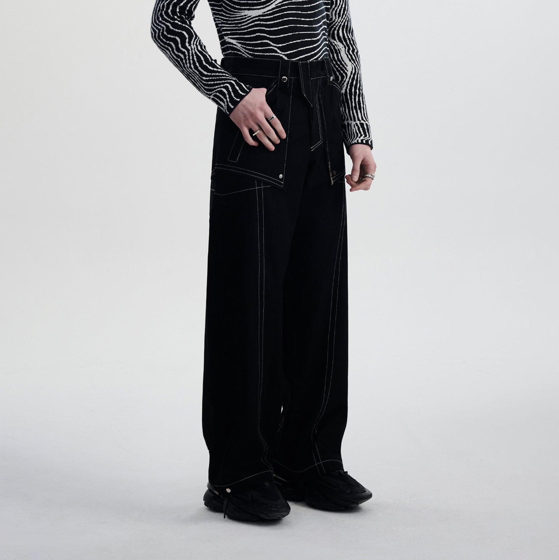 TIWILLTANG Contrast Stitched Straight-Leg Jeans-Jeans-S-Black-Free Shipping Leatheretro