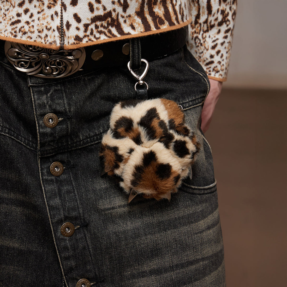 DND4DES Leopard Plush Paw Earbud Bag-Other Accessories-One Size (Preorder)-Free Shipping Leatheretro