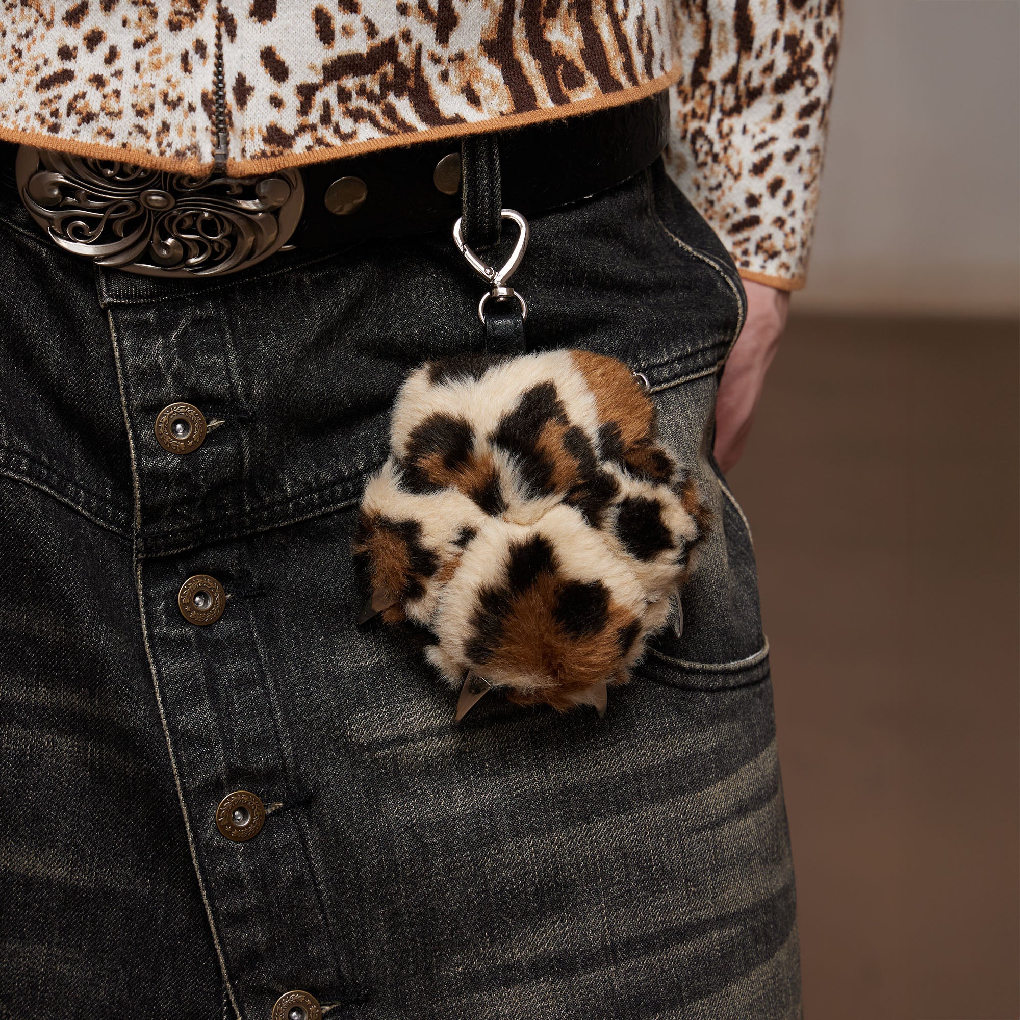 DND4DES Leopard Plush Paw Earbud Bag-Other Accessories-One Size (Preorder)-Free Shipping Leatheretro