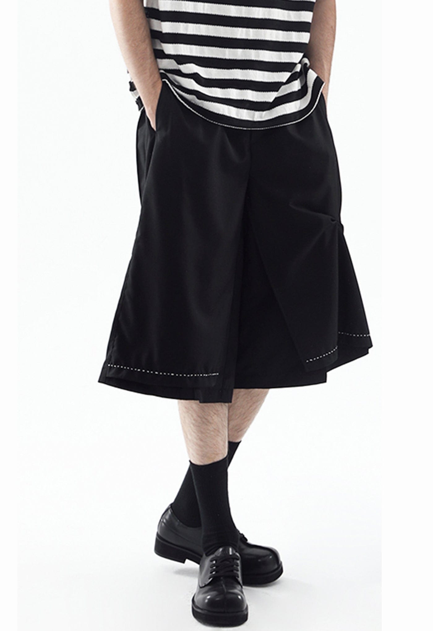 MIICHOUS Essential Pleated Oversize Shorts-Shorts-S-Black-Free Shipping Leatheretro