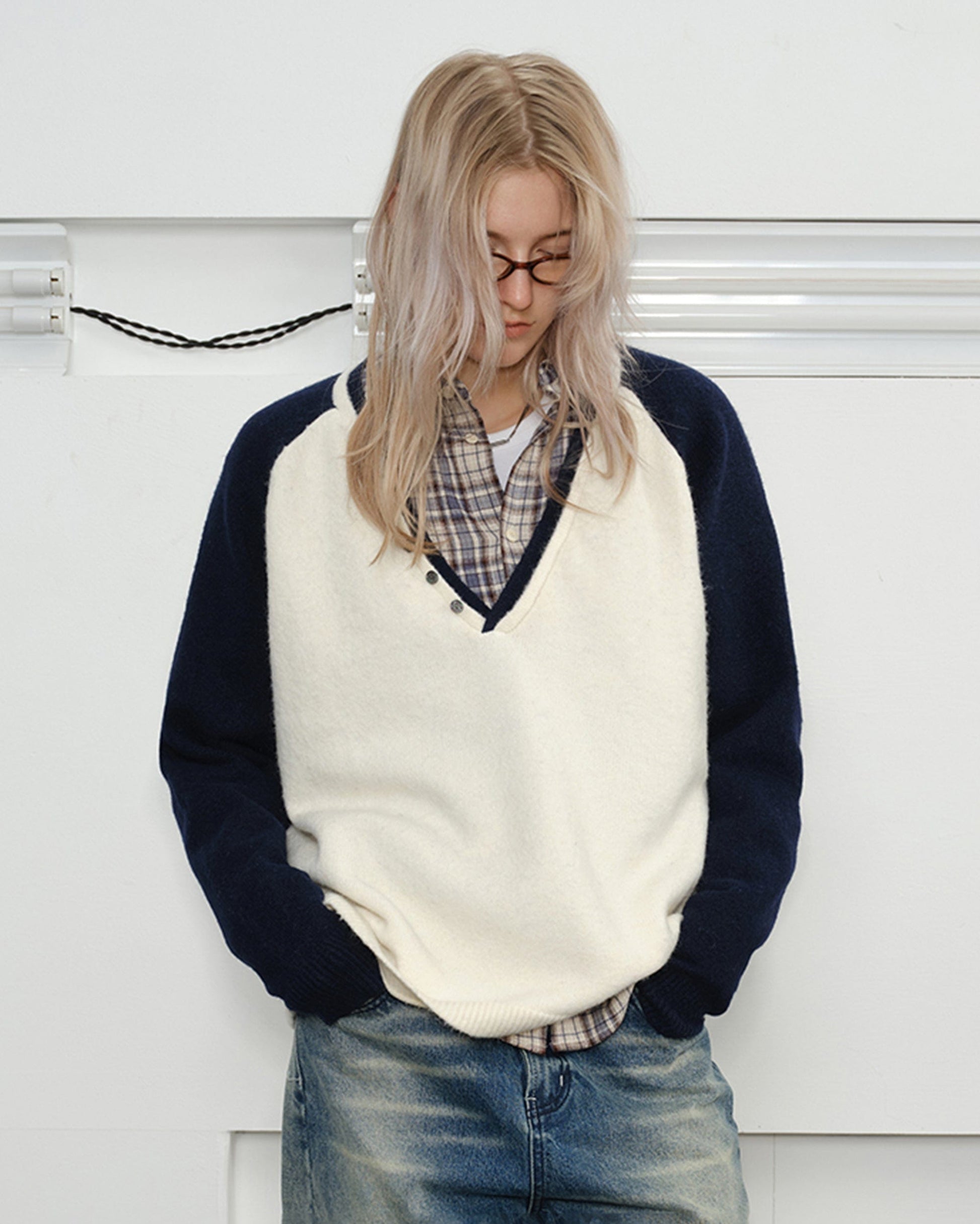 KREATE V-Neck Buttoned Color-Blocked Sweater-Sweater-S-White-Free Shipping Leatheretro