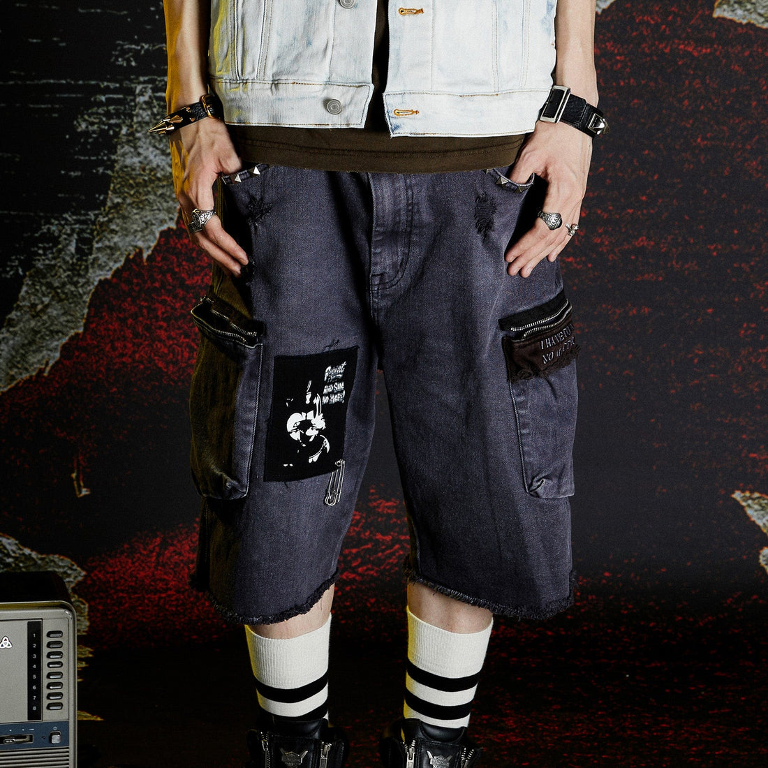 VENTUREK Washed Patch Studded Raw-Edge Shorts-Shorts-S-Free Shipping Leatheretro