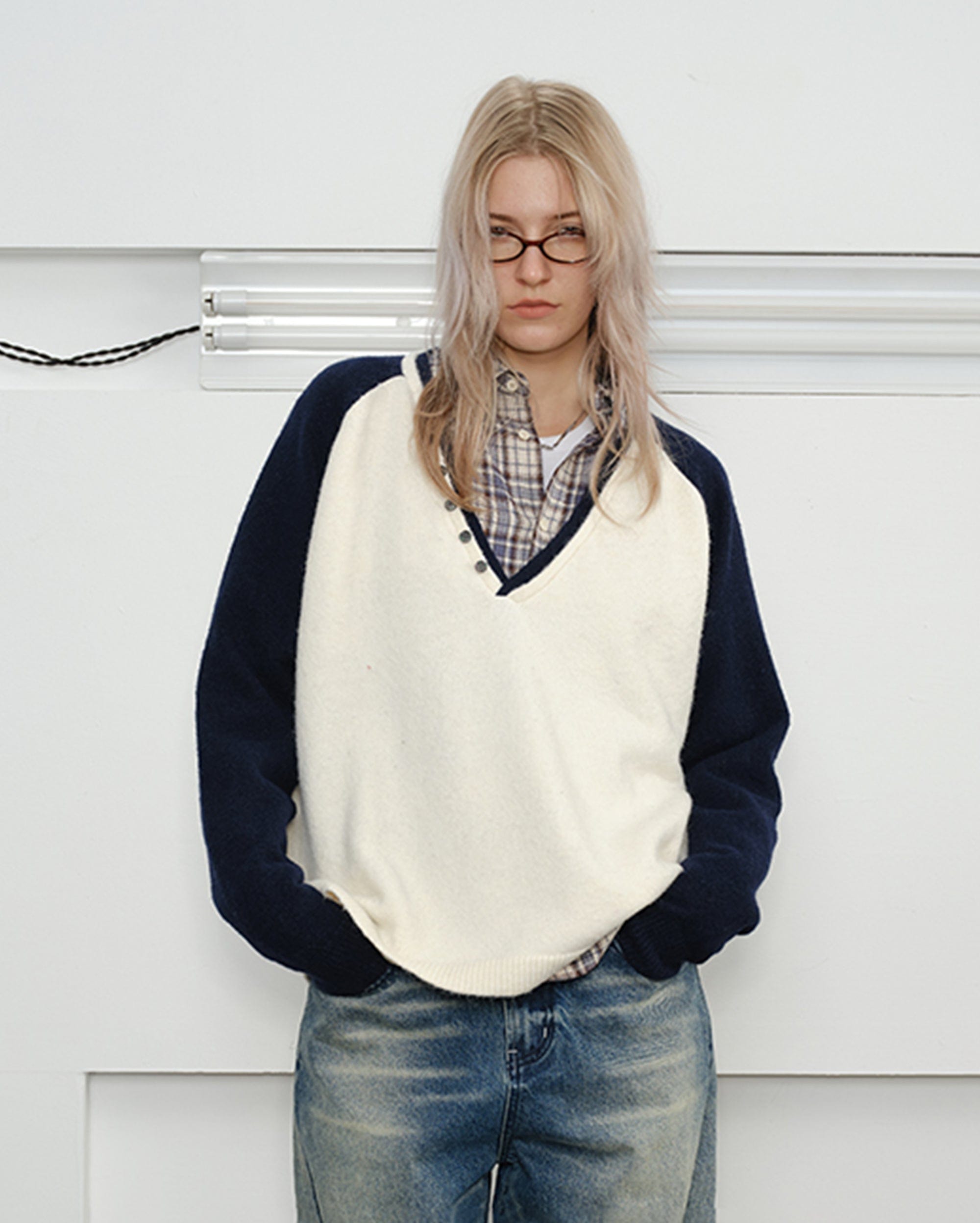 KREATE V-Neck Buttoned Color-Blocked Sweater-Sweater-S-White-Free Shipping Leatheretro