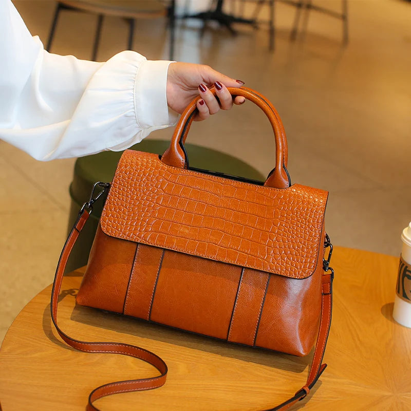 Women's Cowhide Leather Crossbody Bag - Retro Large Capacity Handbag-Handbags-Black-Free Shipping Leatheretro