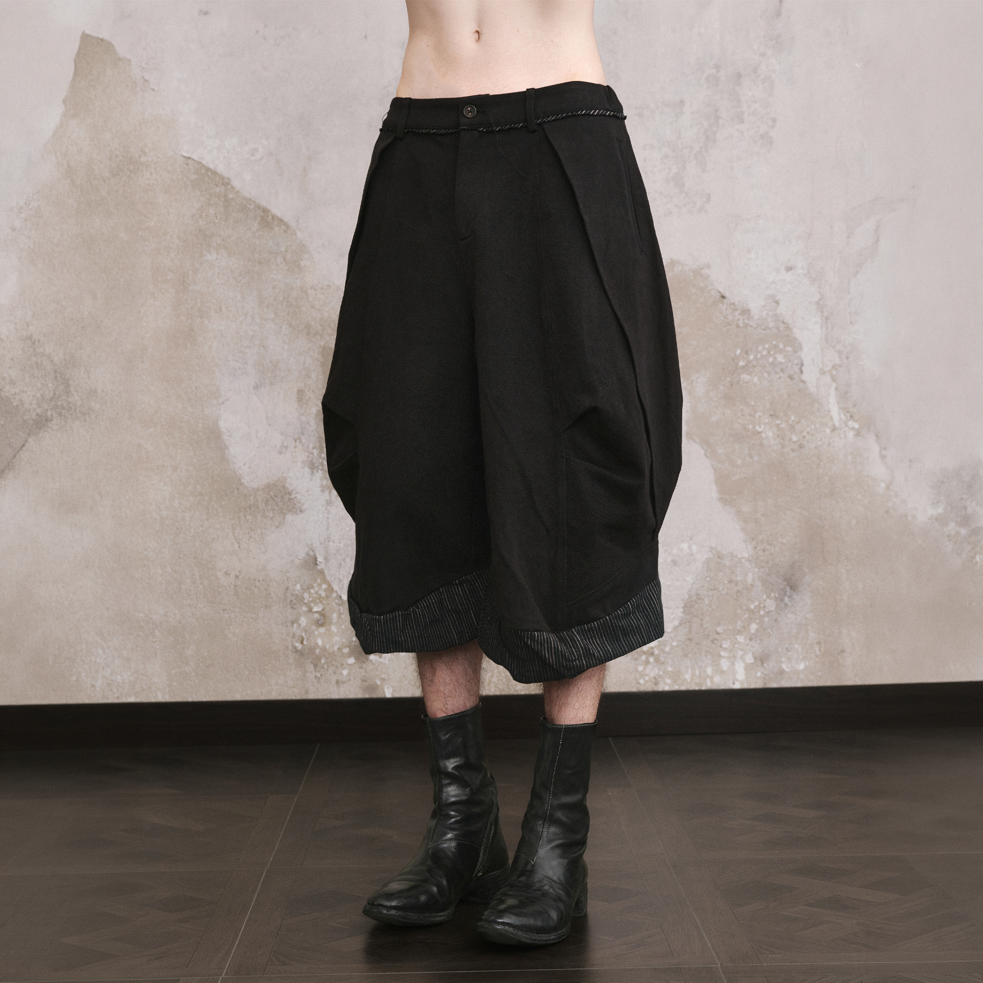 ILNya Nieternite Nifutur Crinkled Curved Cropped Pants Black-Shorts-S (0) / 27-33"-Free Shipping Leatheretro
