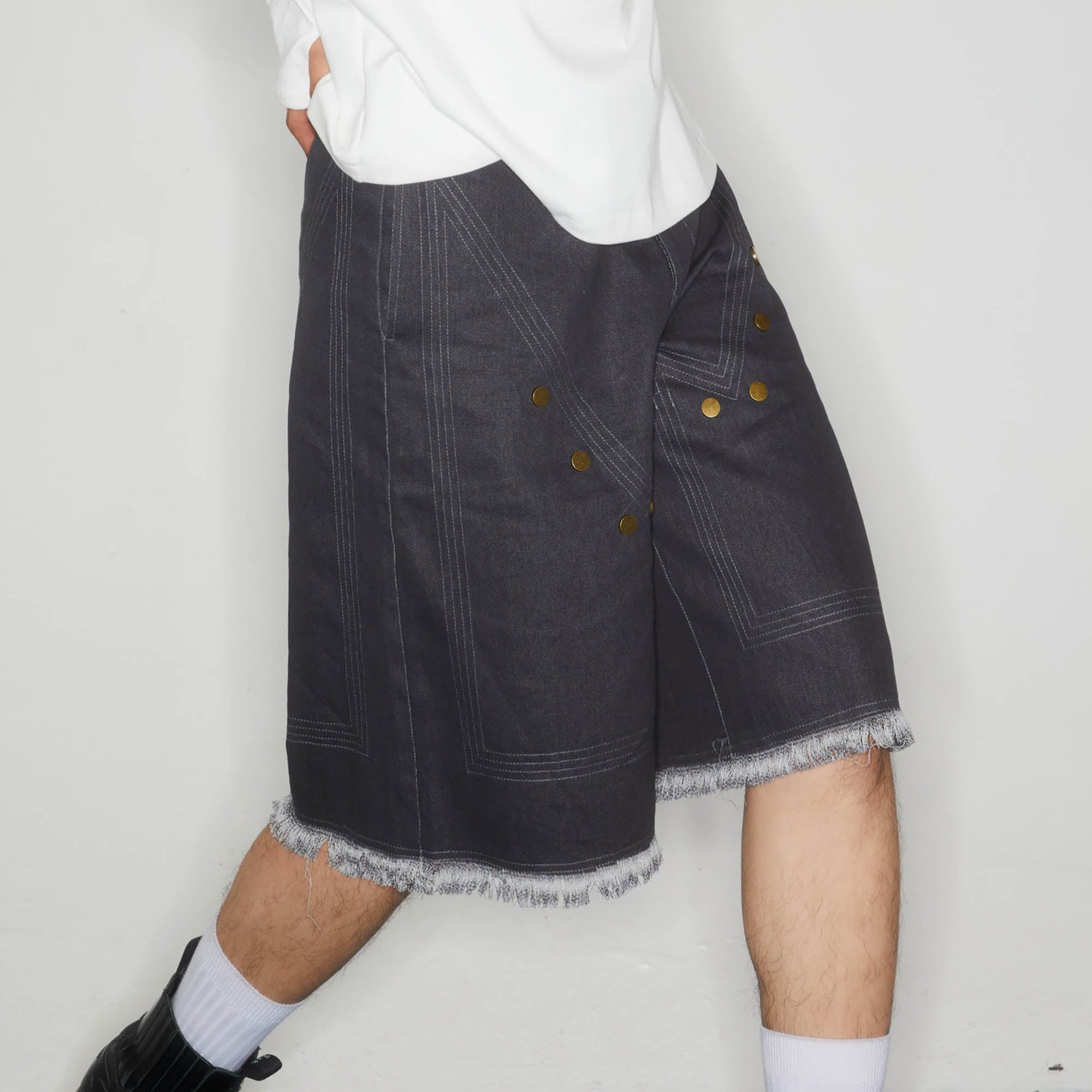 KADAKADA Rivet Raw Edge Shorts-Shorts-XS-Free Shipping Leatheretro