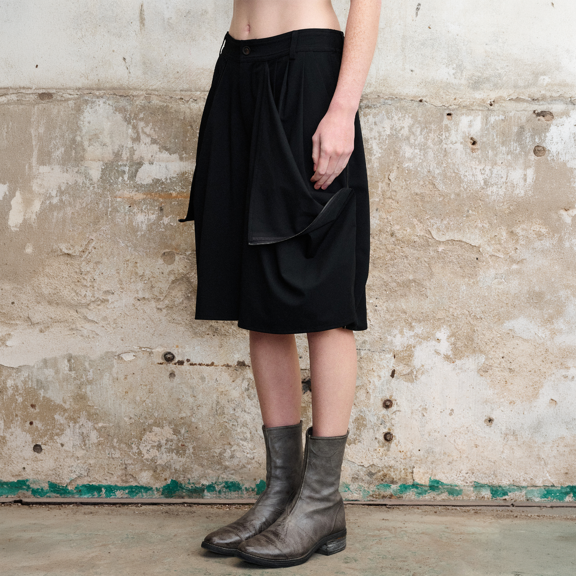 ILNya Nieternite Nifutur Deconstructed Panel Shorts-Shorts-S (0)-Free Shipping Leatheretro