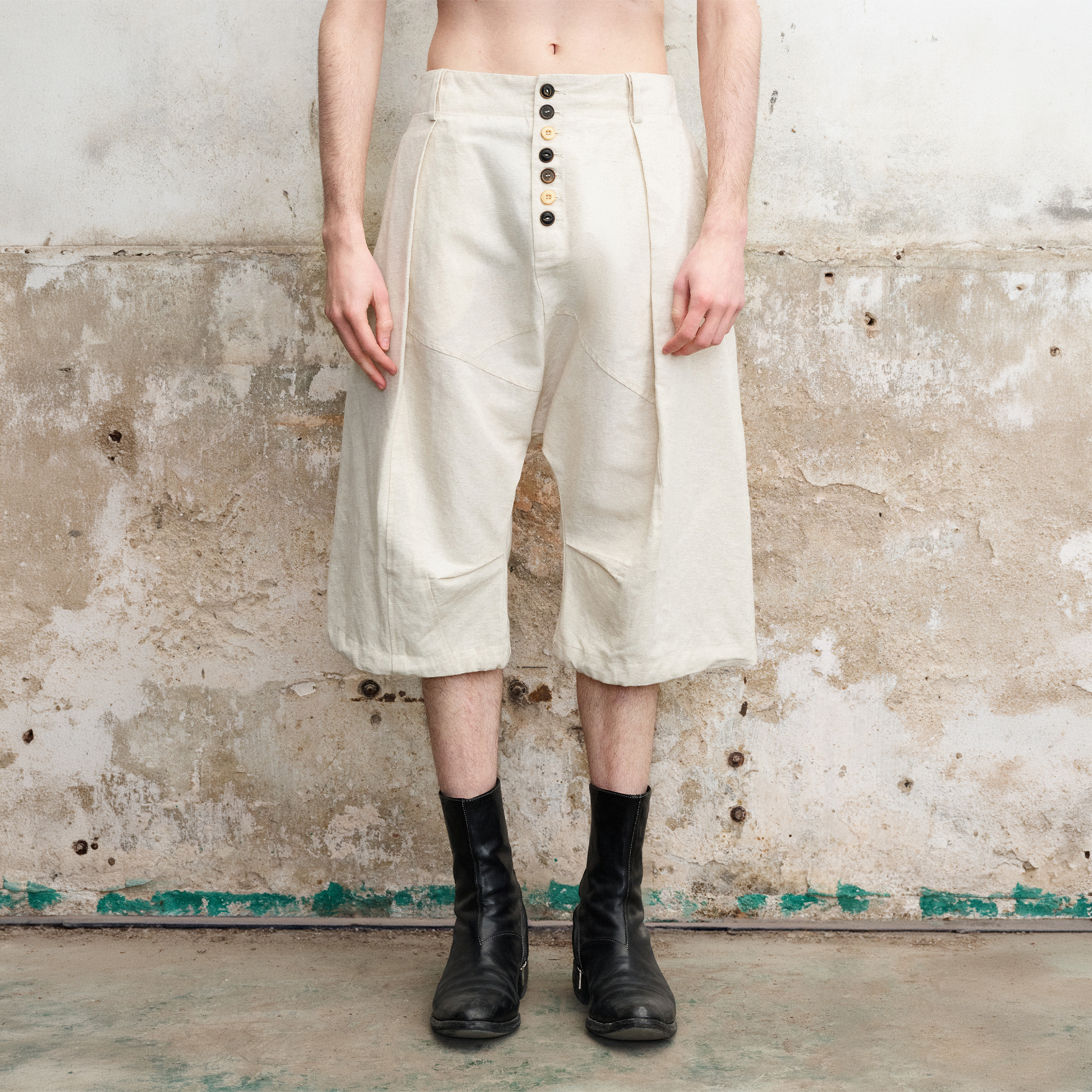 ILNya Nieternite Nifutur Pleated Drop-Crotch Button-Fly Cropped Pants White-Shorts-S (0)-Free Shipping Leatheretro