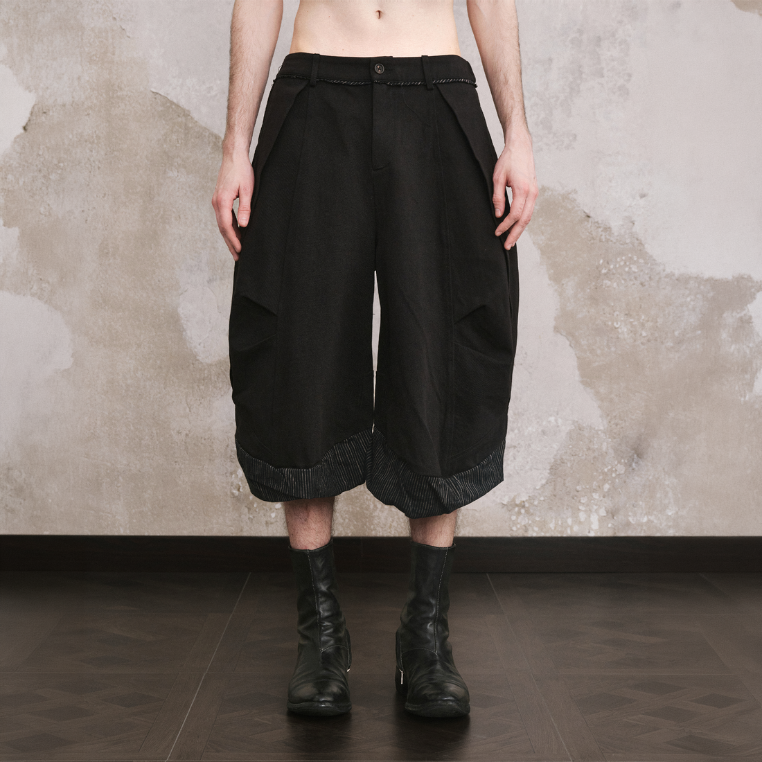 ILNya Nieternite Nifutur Crinkled Curved Cropped Pants Black-Shorts-S (0) / 27-33"-Free Shipping Leatheretro