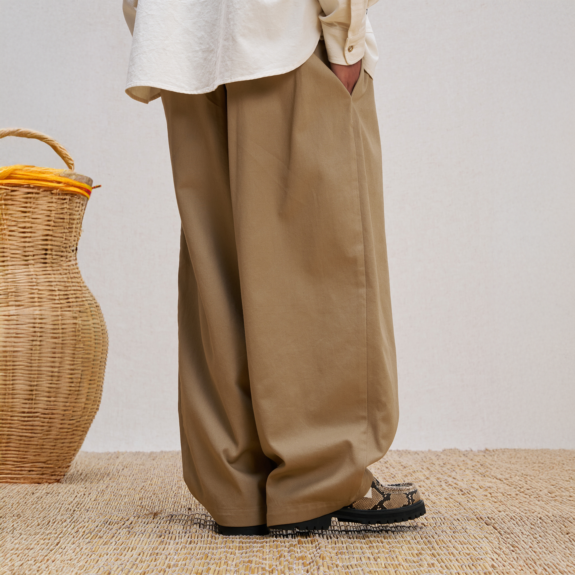 UNLIMITED MOTE Pleated Herringbone Wide-Leg Trousers