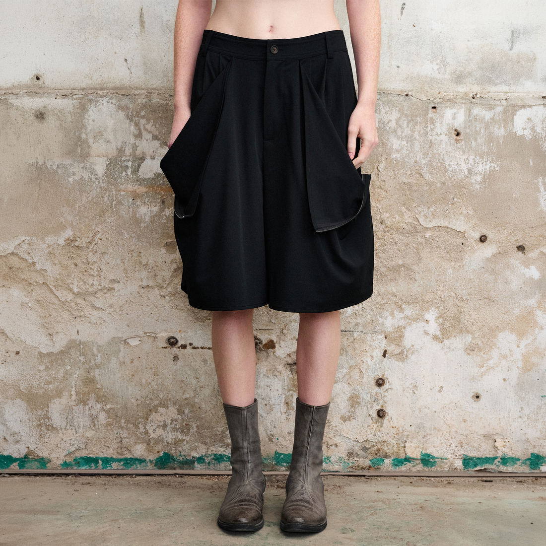 ILNya Nieternite Nifutur Deconstructed Panel Shorts-Shorts-S (0)-Free Shipping Leatheretro