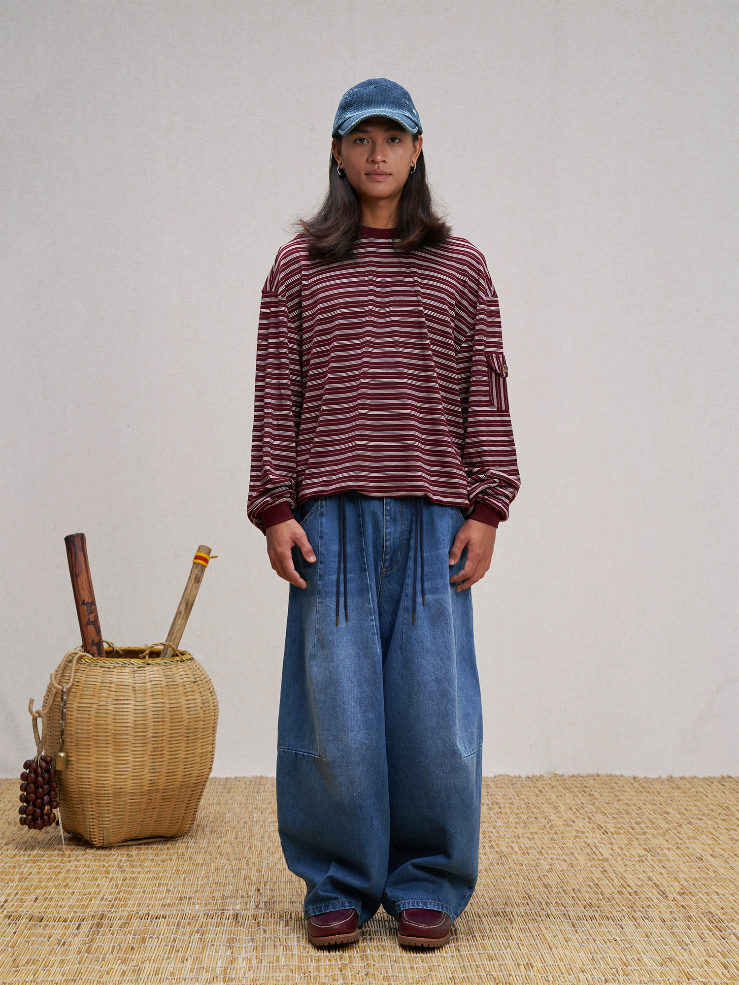 UNLIMITED MOTE Washed Paneled Wide-Leg Jeans