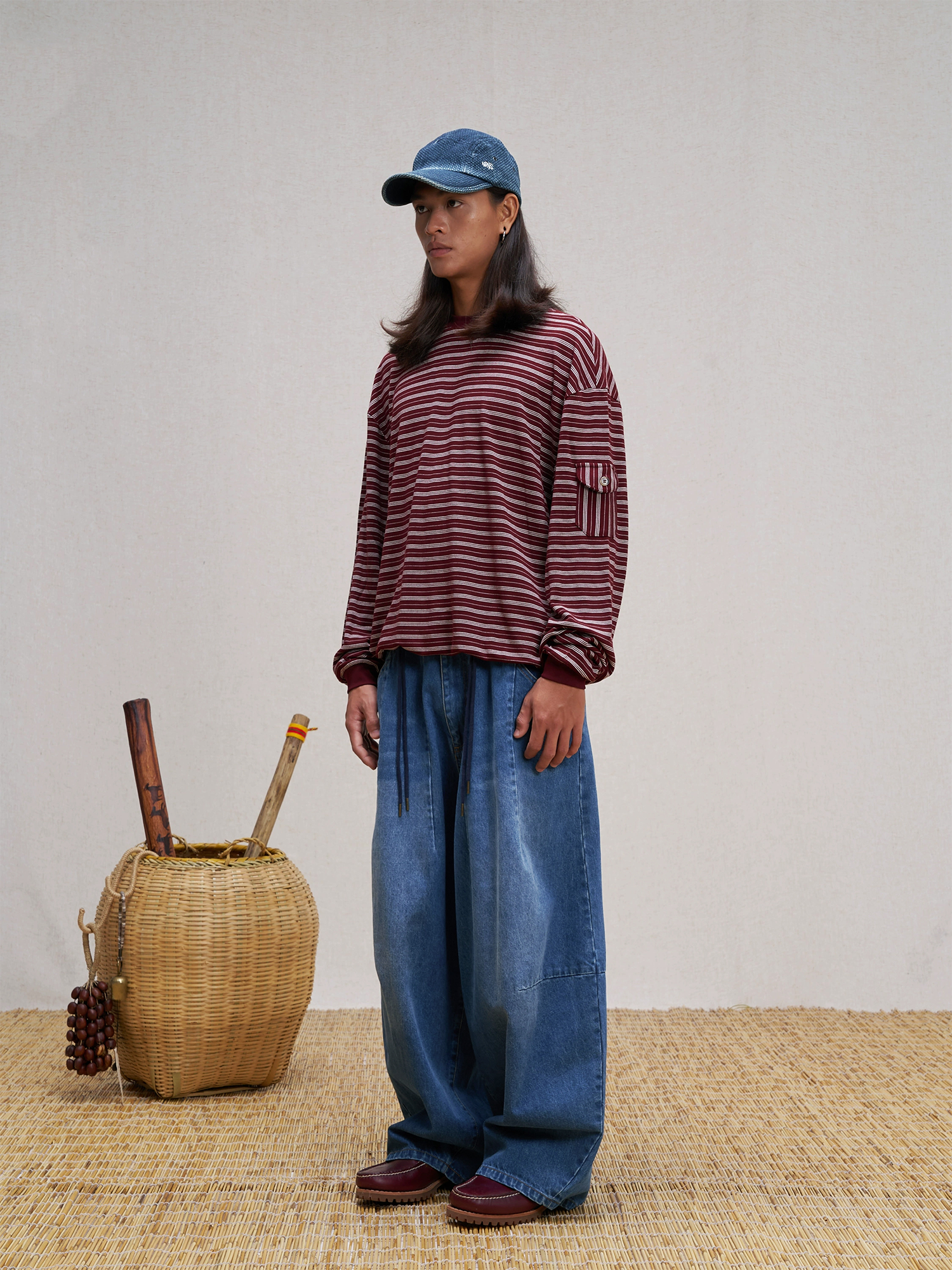 UNLIMITED MOTE Washed Paneled Wide-Leg Jeans