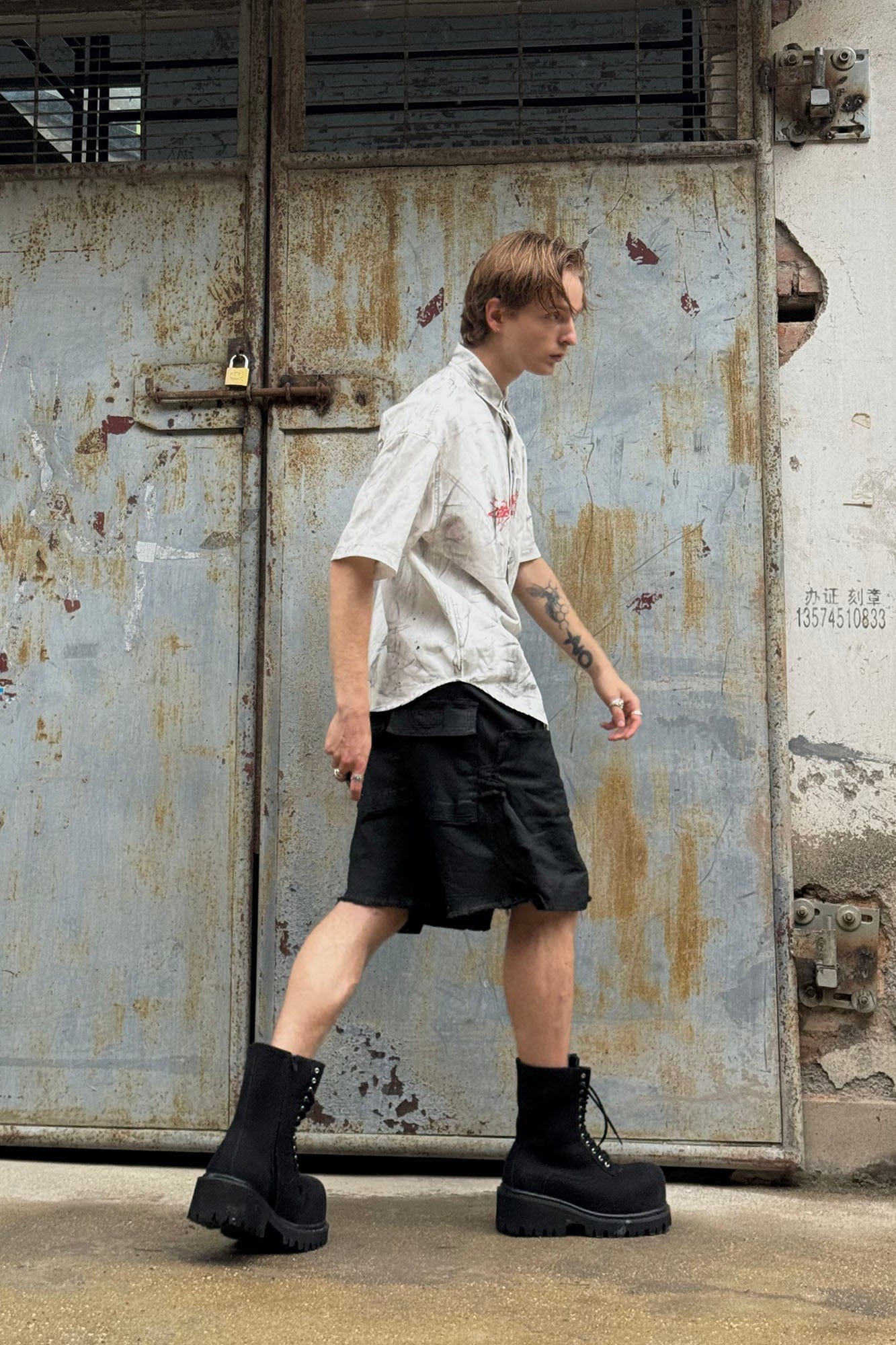 LUUUCAM Graffiti Blade Graphic Half Shirt-Half shirt-S-Free Shipping Leatheretro