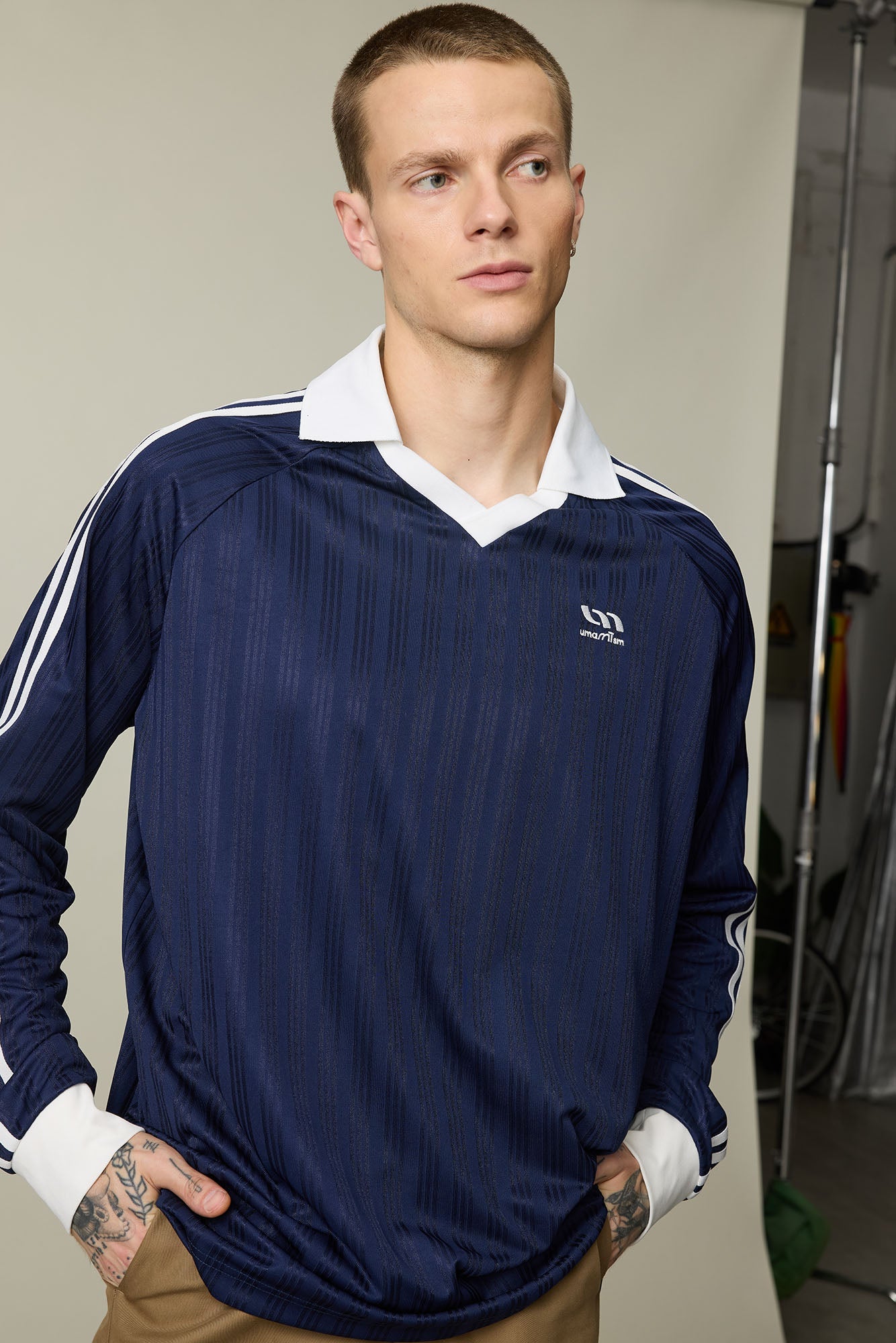 UMAMIISM Contrast V-Neck Stripe Long-Sleeve Tee-L/S Tee-XS-Dark Blue-Free Shipping Leatheretro