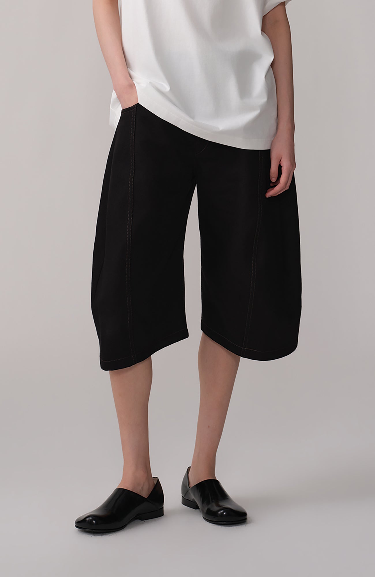 OPICLOTH Curved Wide-Leg Bermuda Shorts-Shorts-XS / 27"-Brown-Free Shipping Leatheretro