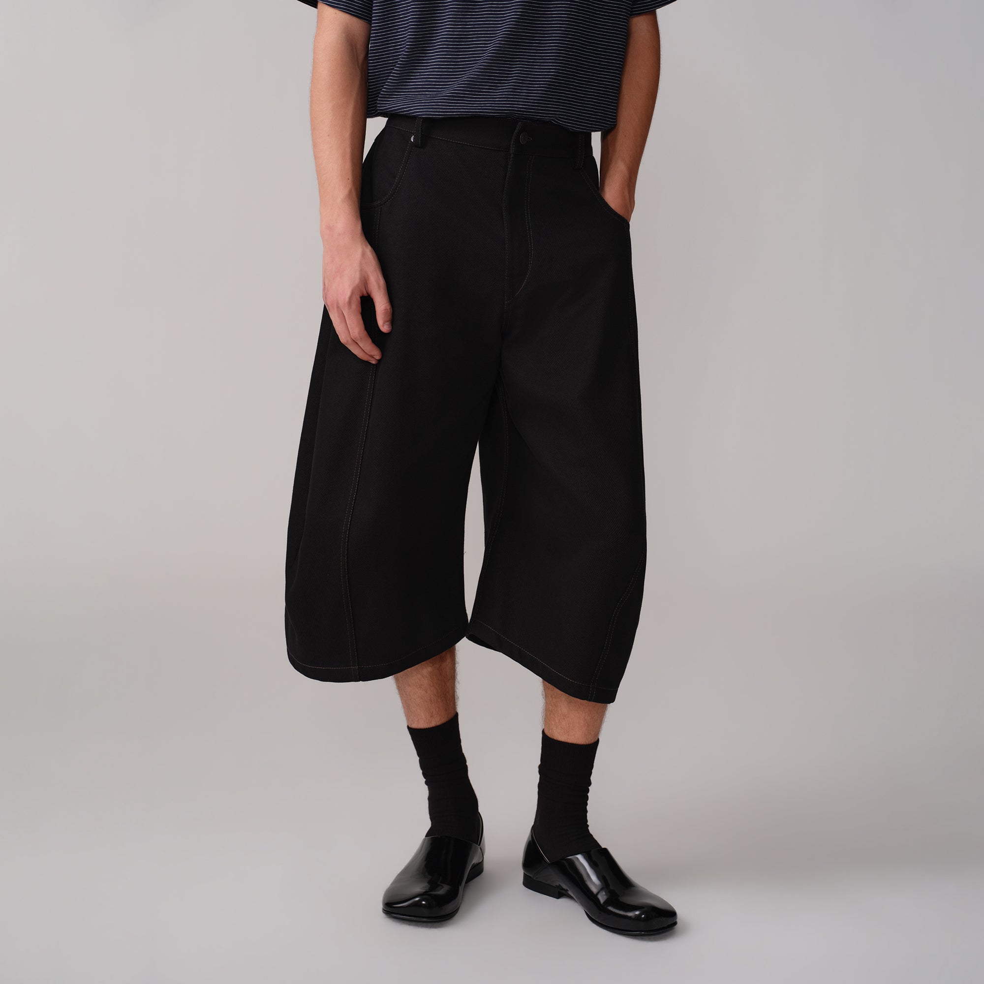 OPICLOTH Curved Wide-Leg Bermuda Shorts-Shorts-XS / 27"-Black-Free Shipping Leatheretro