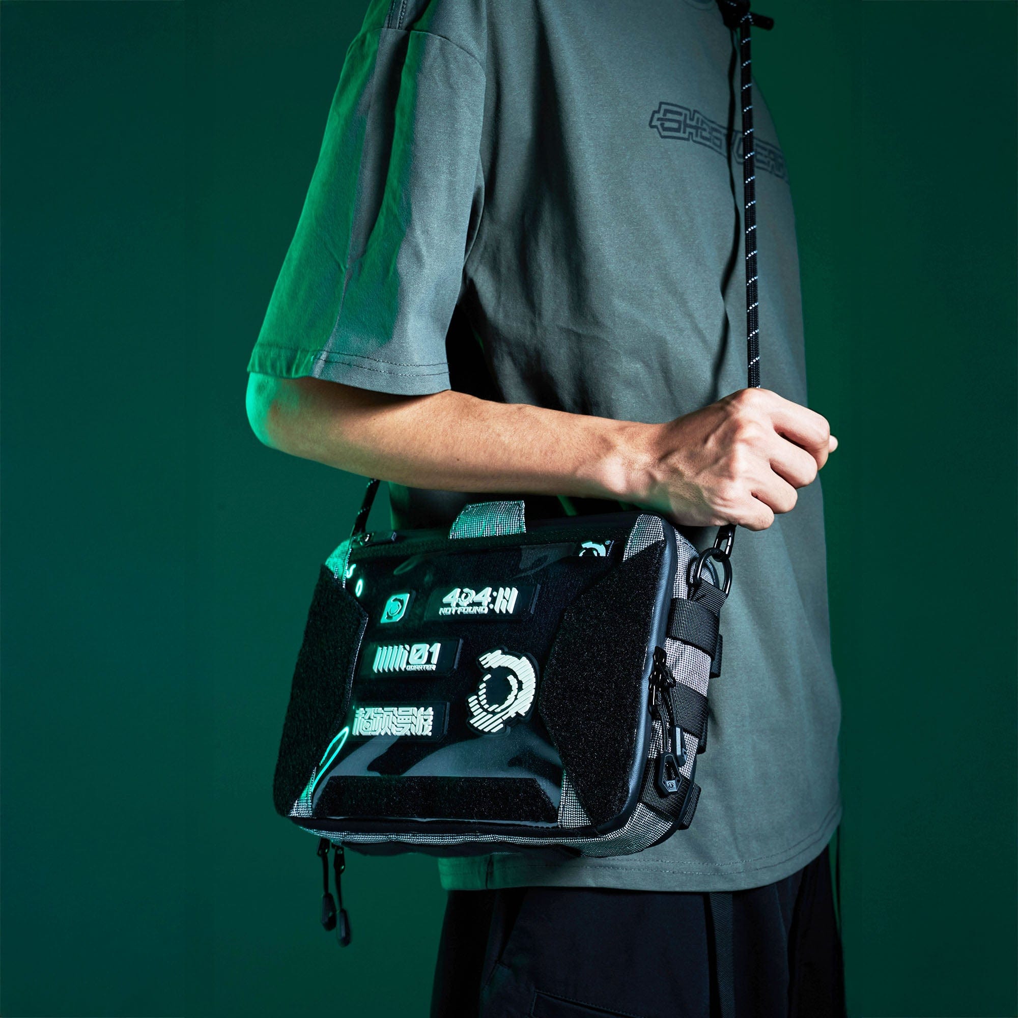OVERCLOCK ROAM Utility Tablet Organizer-Bag-Silver-Free Shipping Leatheretro