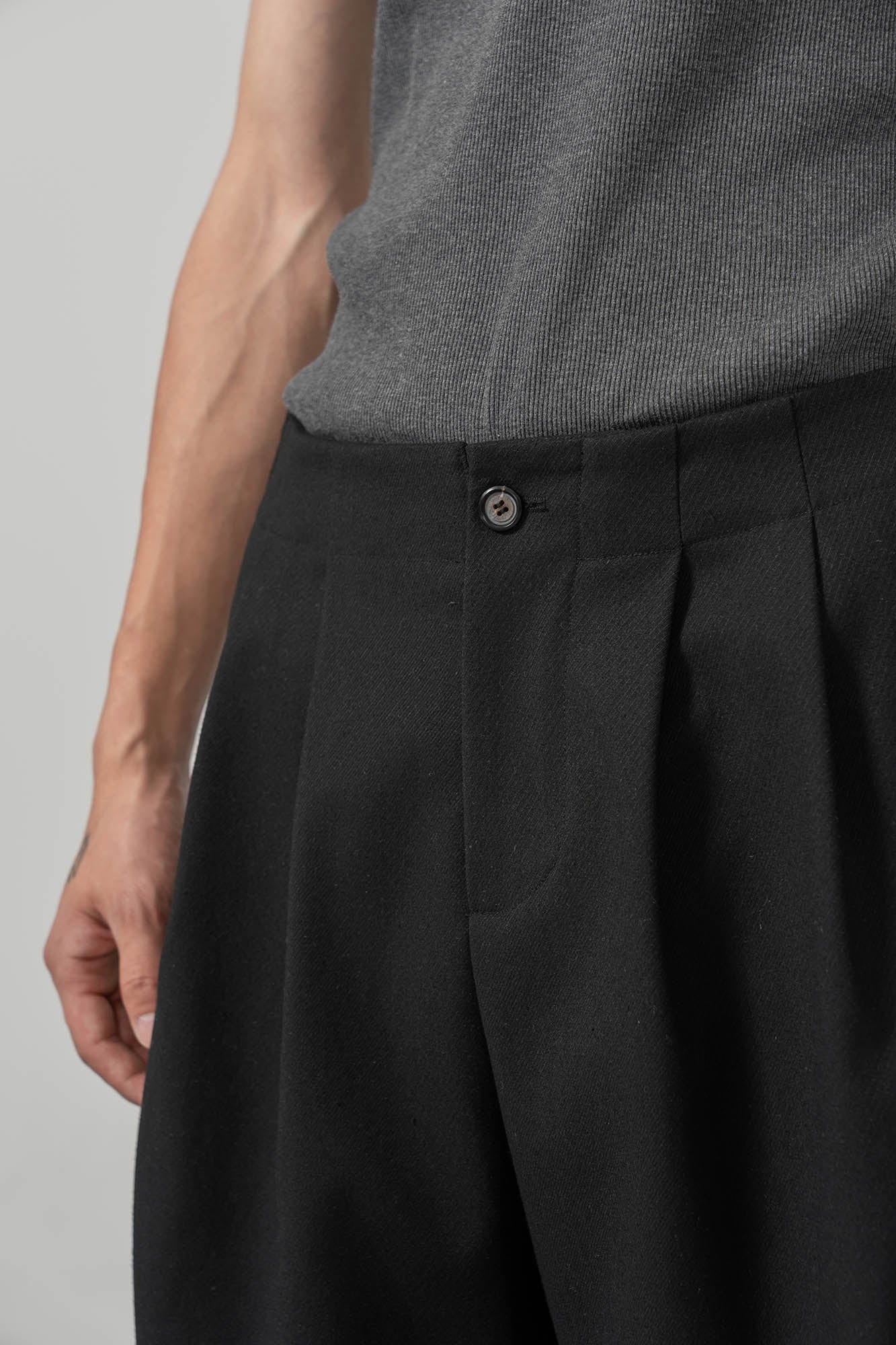 MOITIEDEPETALE Geometric Paneled Pinstripe Pleated Wide-Leg Trousers-Pants-XS-Free Shipping Leatheretro