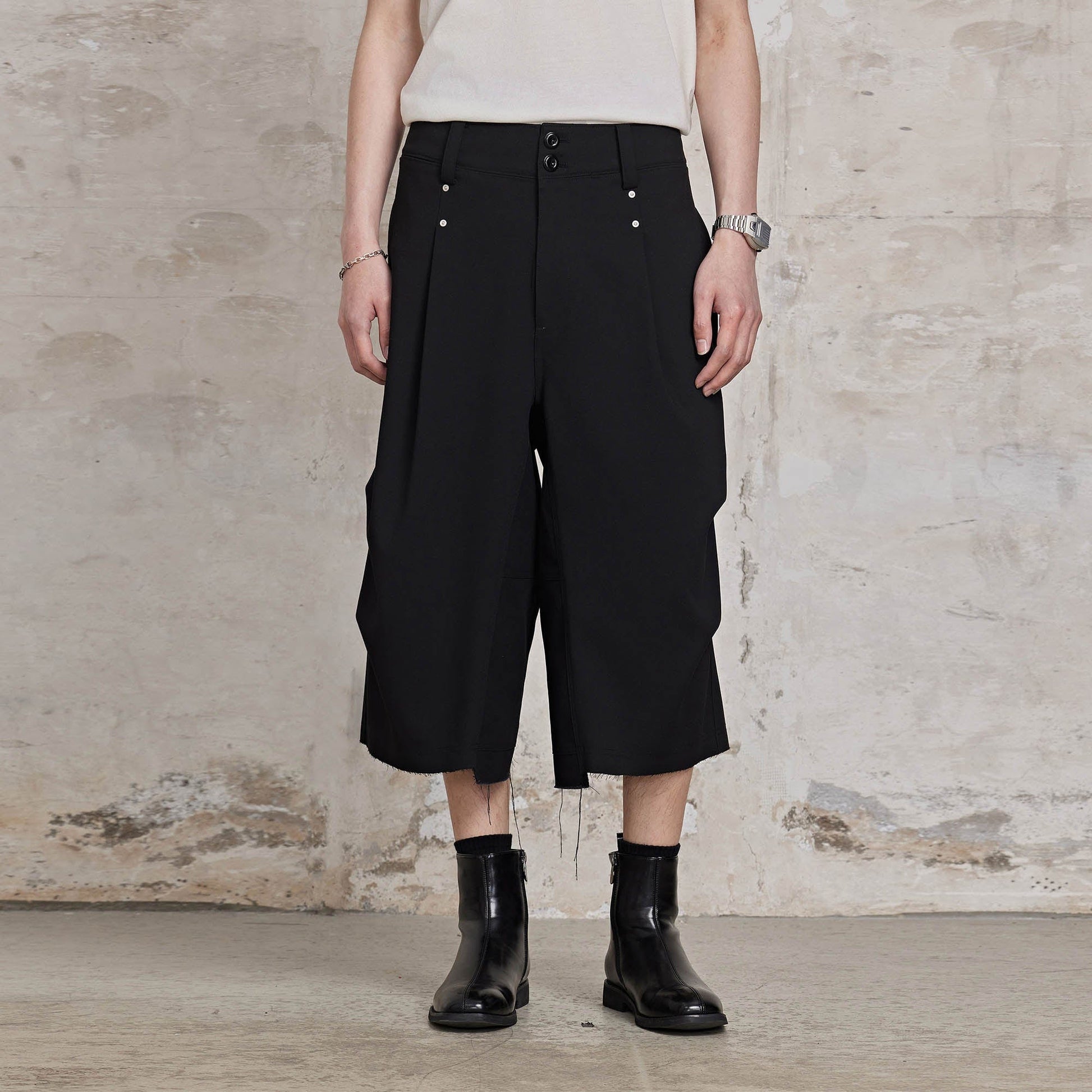 FACEONLAB Retro Pleated Raw-Edge Shorts-Shorts-M-Free Shipping Leatheretro