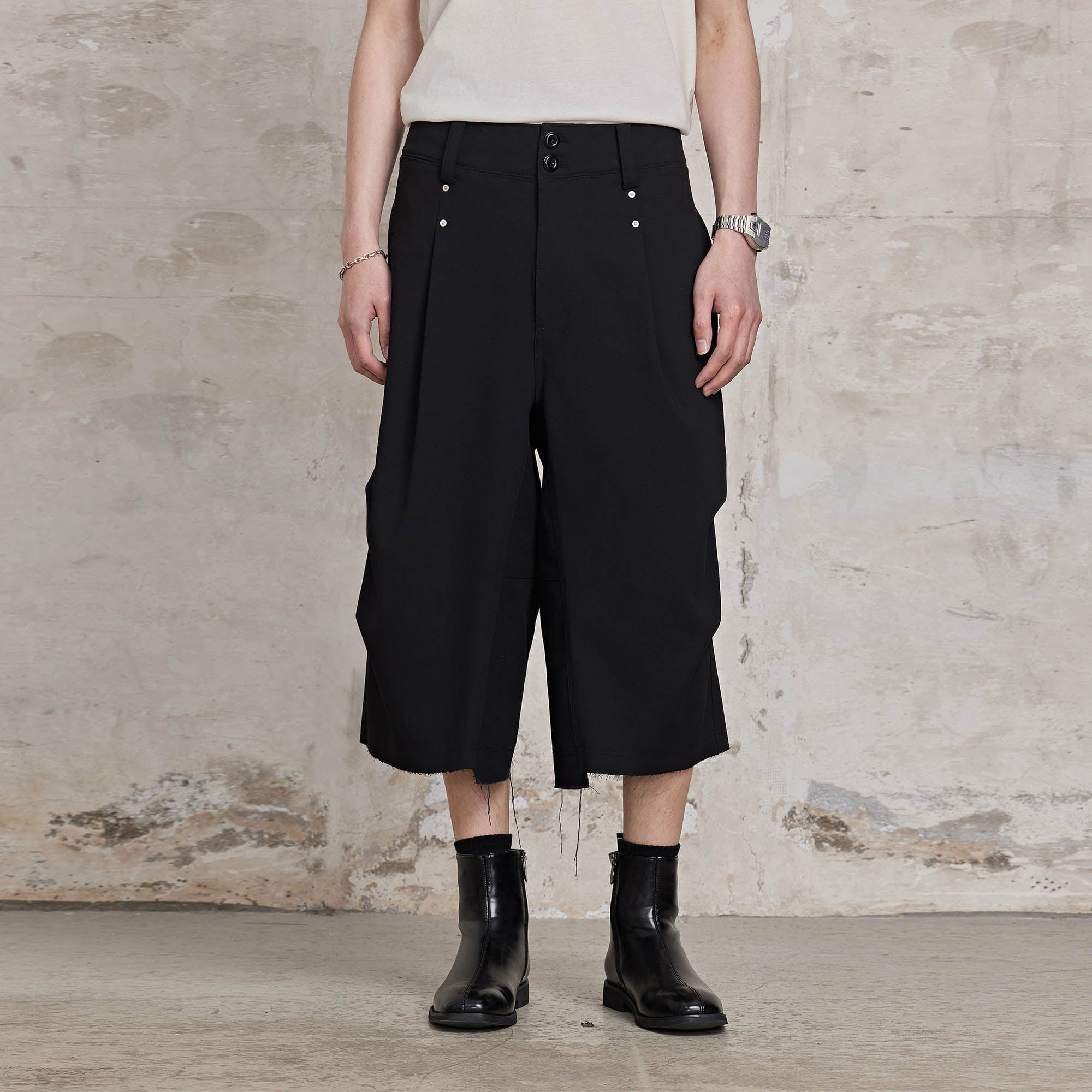 FACEONLAB Retro Pleated Raw-Edge Shorts-Shorts-M-Free Shipping Leatheretro