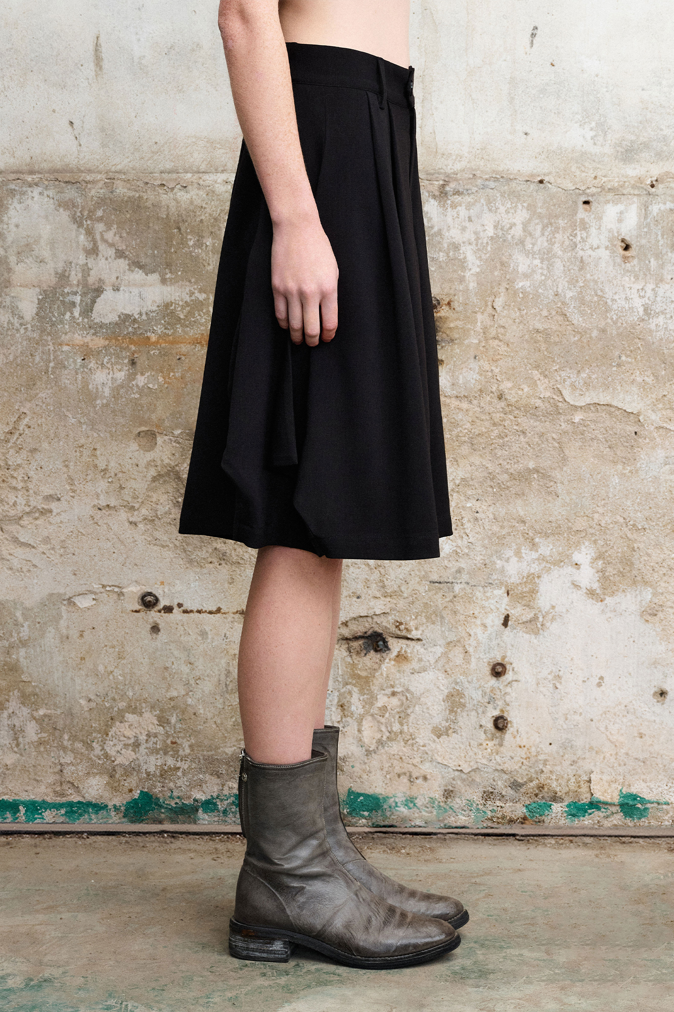 ILNya Nieternite Nifutur Draped Balloon Pleat Shorts-Shorts-S (1)-Free Shipping Leatheretro