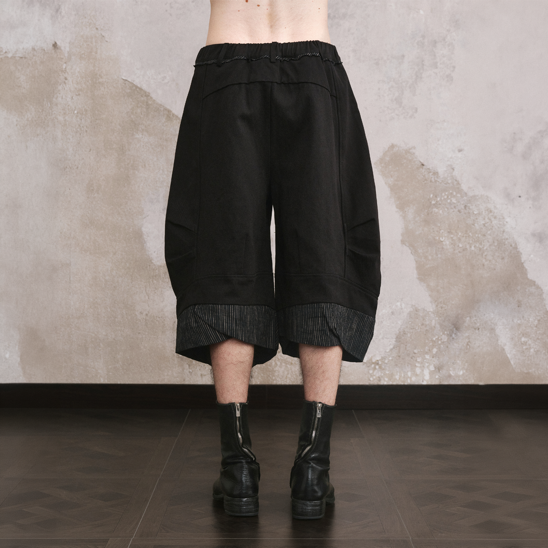 ILNya Nieternite Nifutur Crinkled Curved Cropped Pants Black-Shorts-S (0) / 27-33"-Free Shipping Leatheretro