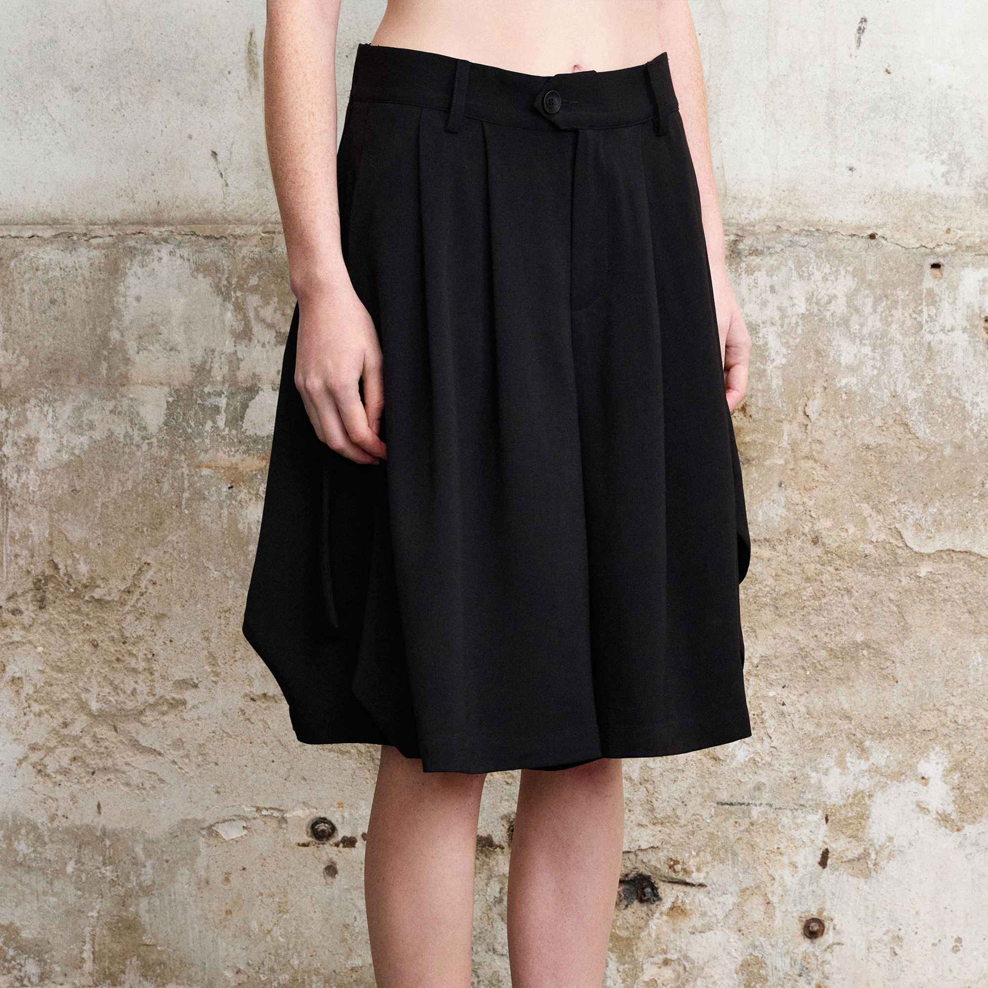 ILNya Nieternite Nifutur Draped Balloon Pleat Shorts-Shorts-S (1)-Free Shipping Leatheretro