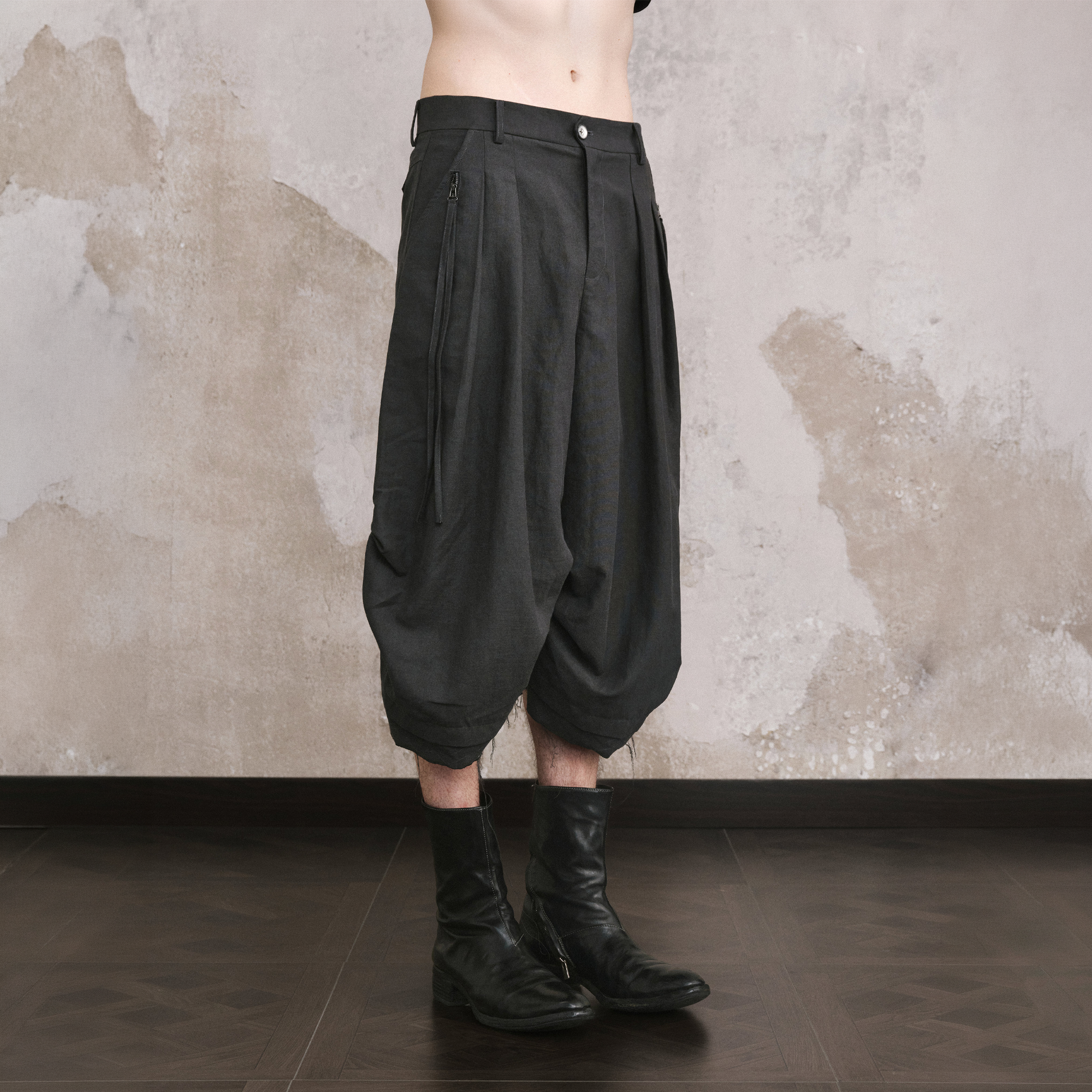 ILNya Nieternite Nifutur Pleated Raw Edge Curved Shorts-Shorts-S (0) / 28"-Free Shipping Leatheretro
