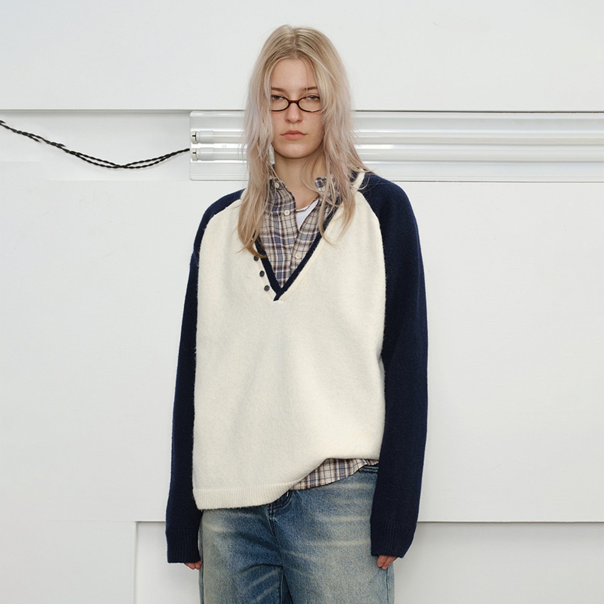 KREATE V-Neck Buttoned Color-Blocked Sweater-Sweater-S-White-Free Shipping Leatheretro