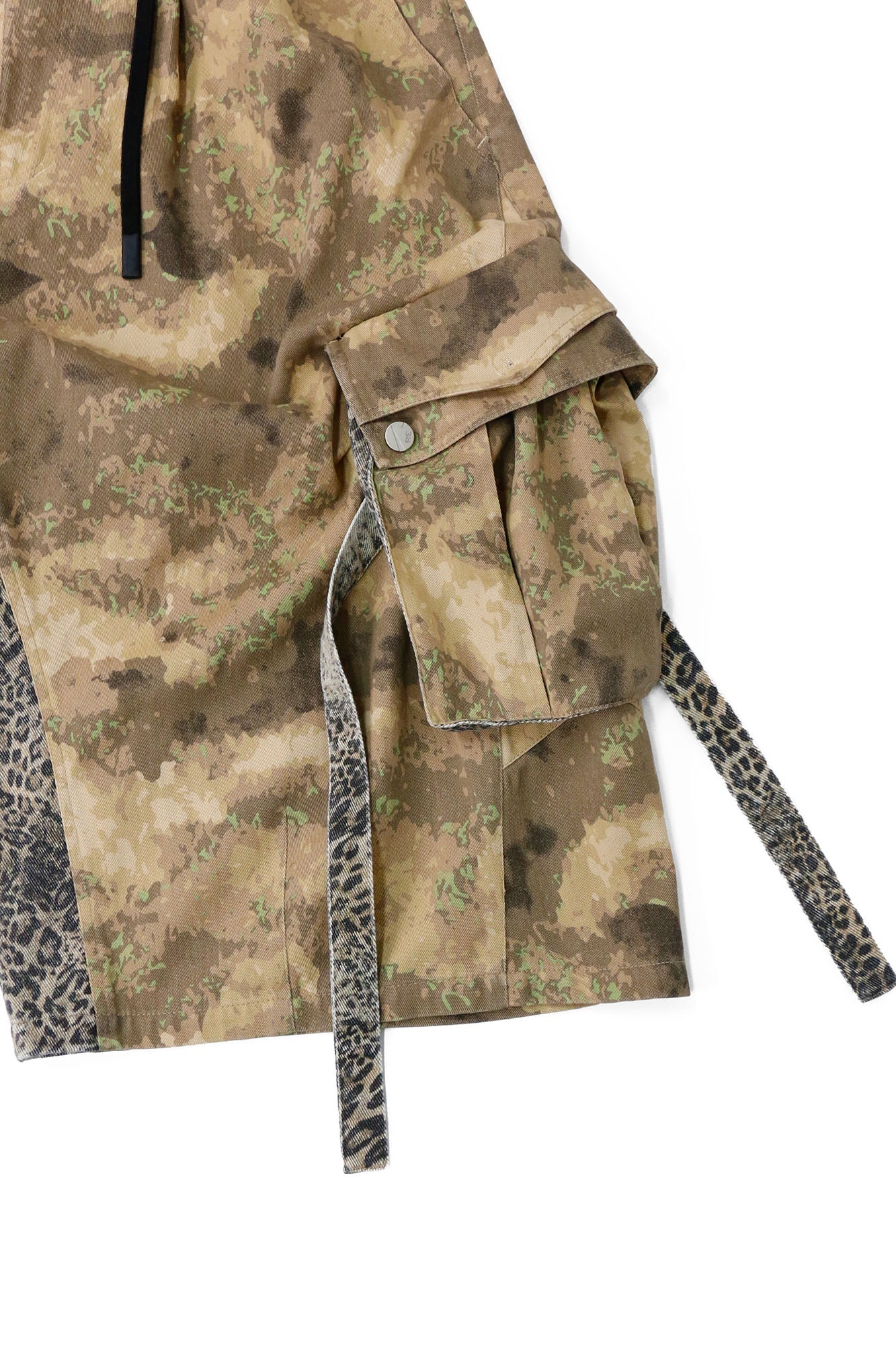 RELABEL Detachable Scarf Camo Leopard Panel Oversized Shorts-Shorts-XS-Free Shipping Leatheretro