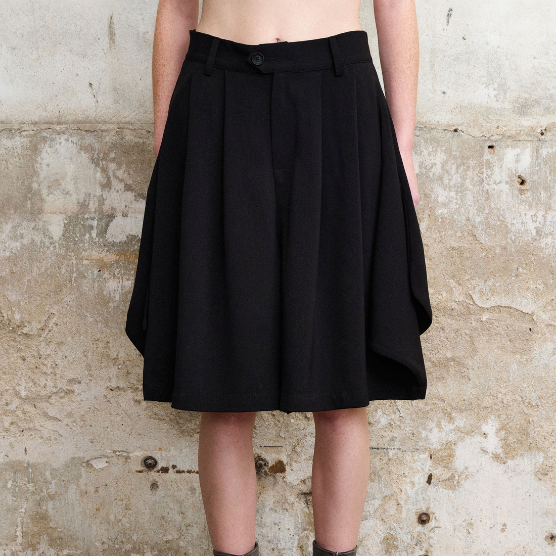 ILNya Nieternite Nifutur Draped Balloon Pleat Shorts-Shorts-S (1)-Free Shipping Leatheretro