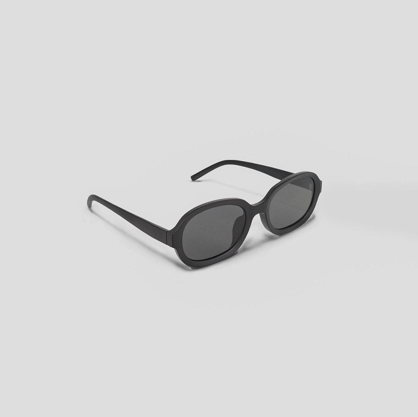 UNDERWATER Matte Black Oval Sunglasses-Sunglasses-One Size-Free Shipping Leatheretro