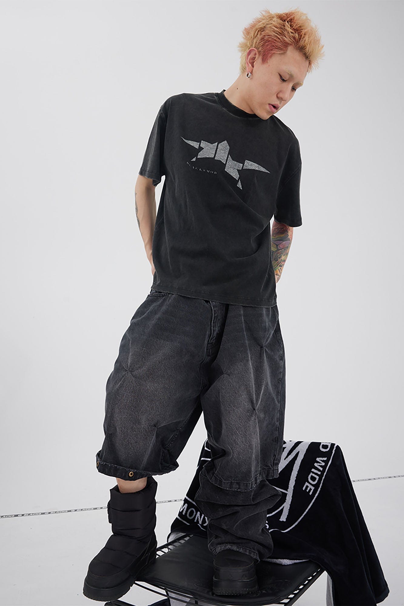 BLACK8MOB Distressed Crinkled Detachable Baggy Jeans-Jeans-S-Free Shipping Leatheretro