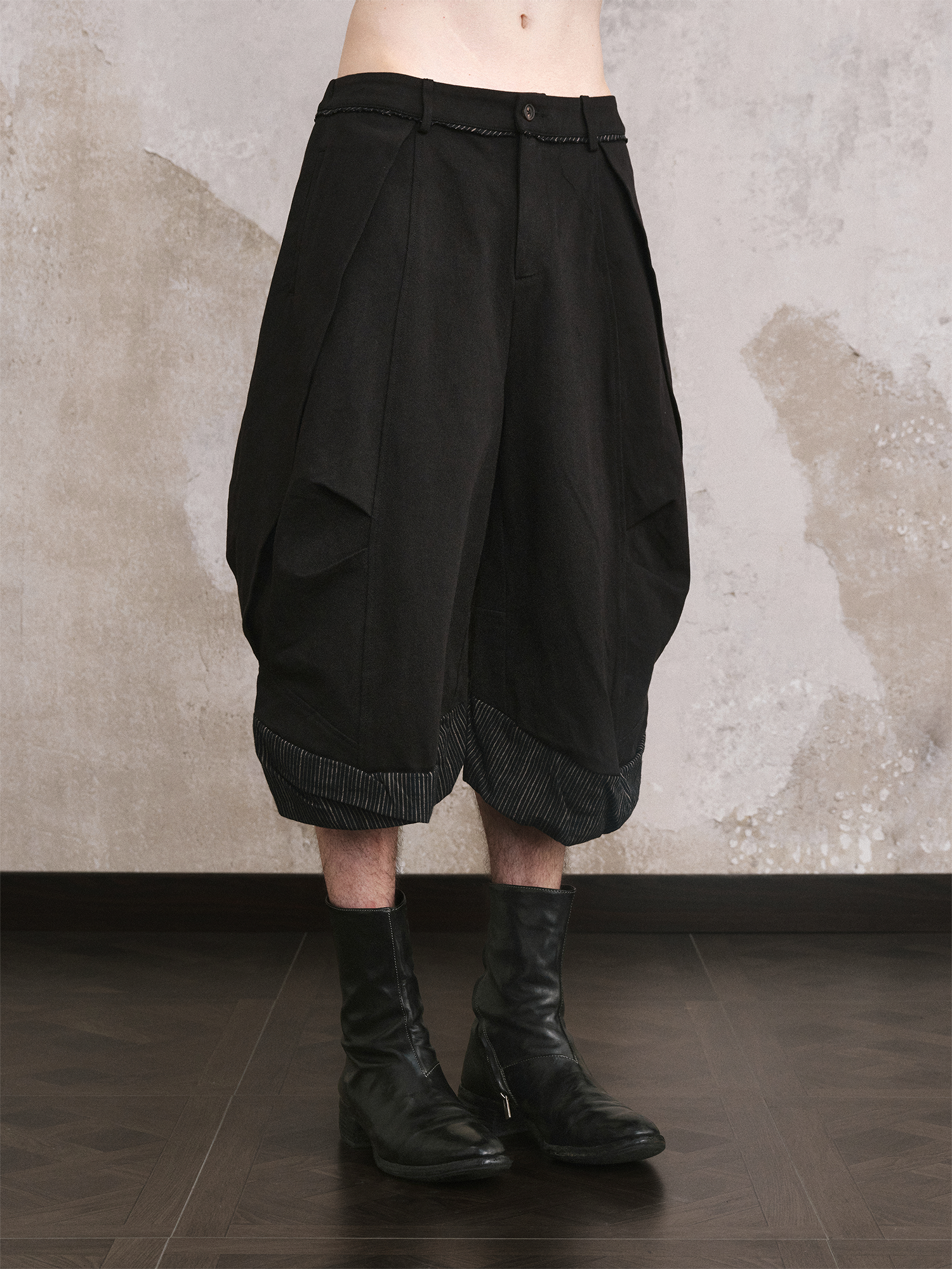 ILNya Nieternite Nifutur Crinkled Curved Cropped Pants Black-Shorts-S (0) / 27-33"-Free Shipping Leatheretro