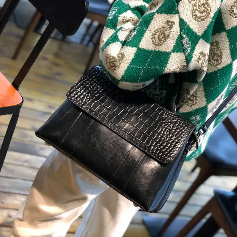 Women's Cowhide Leather Crossbody Bag - Retro Large Capacity Handbag-Handbags-Black-Free Shipping Leatheretro