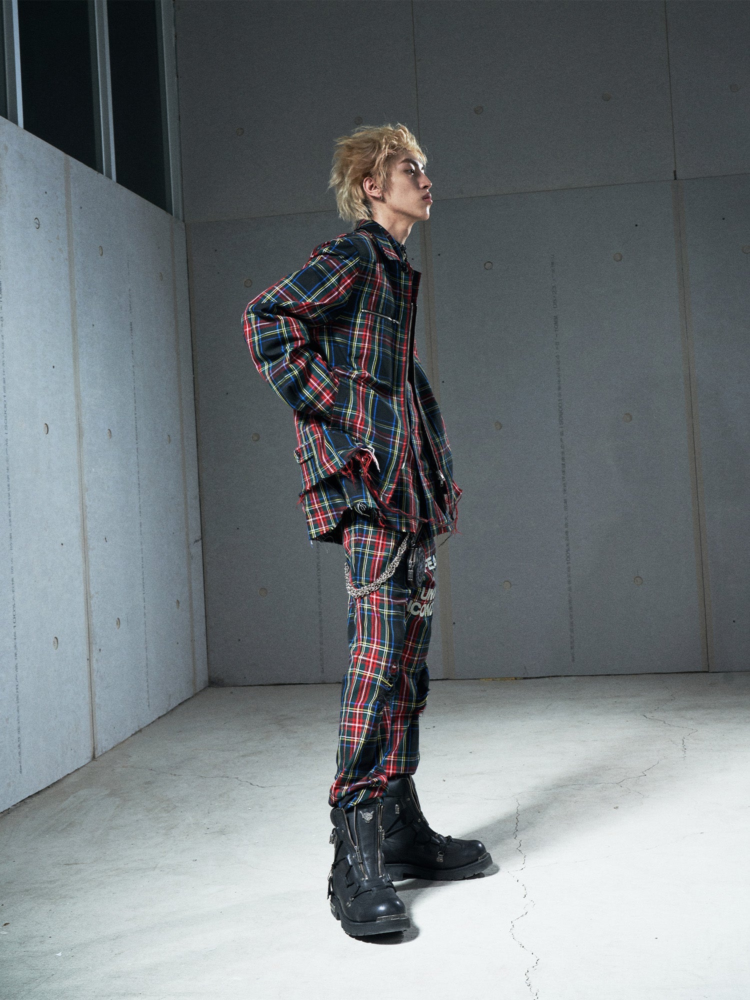 VENTUREK Distressed Zippered-Hem Slogan Slim Plaid Pants-Pants-S-Free Shipping Leatheretro