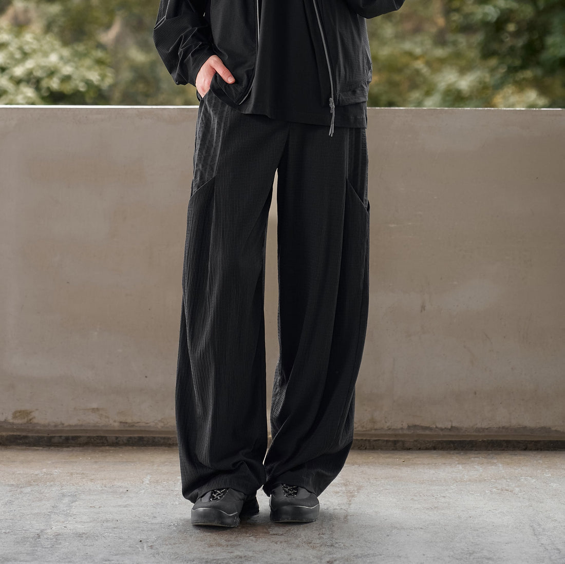 MOITIEDEPETALE Seersucker Curved Pleated Trousers-Pants-XS-Free Shipping Leatheretro