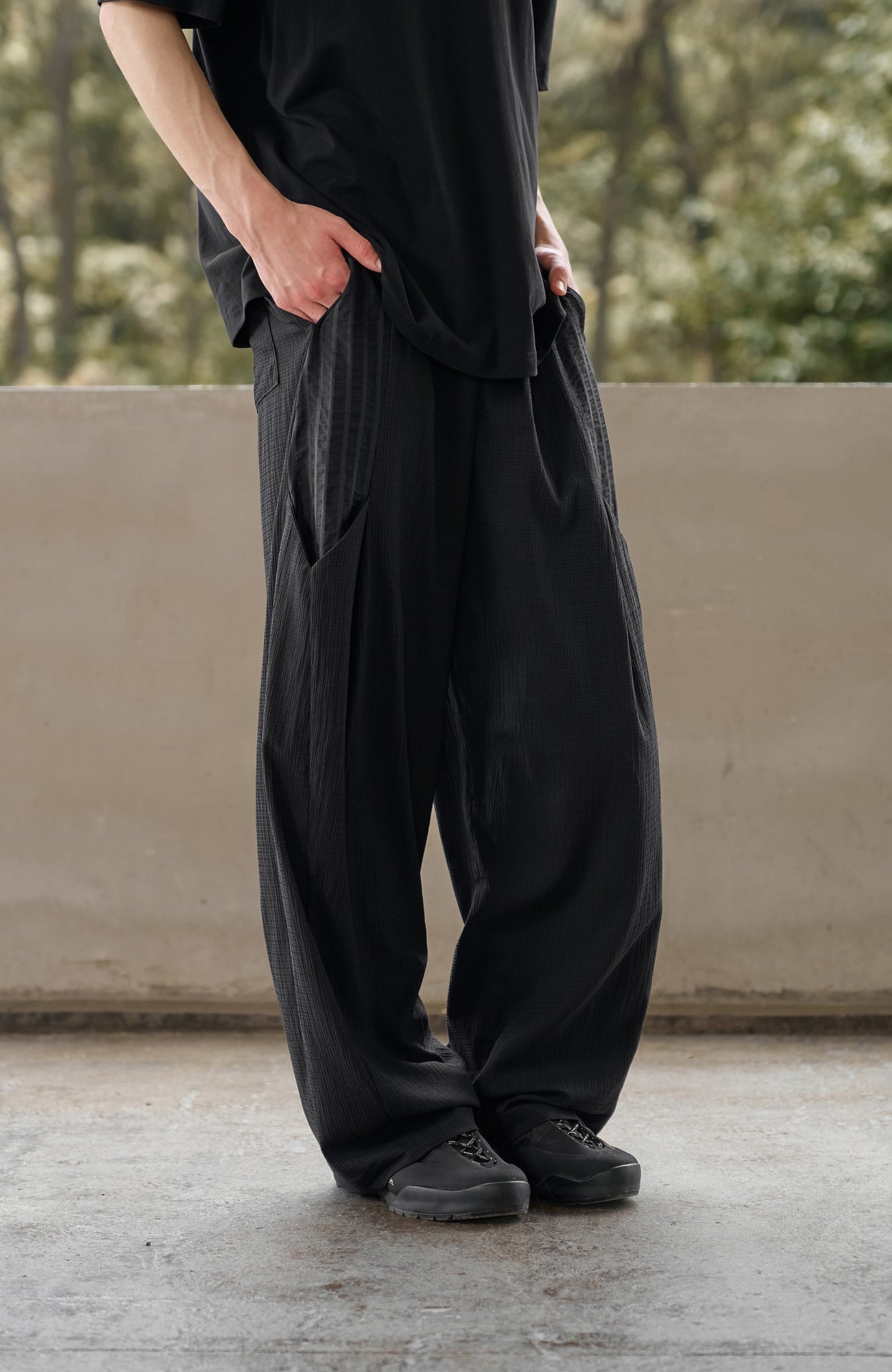 MOITIEDEPETALE Seersucker Curved Pleated Trousers-Pants-XS-Free Shipping Leatheretro