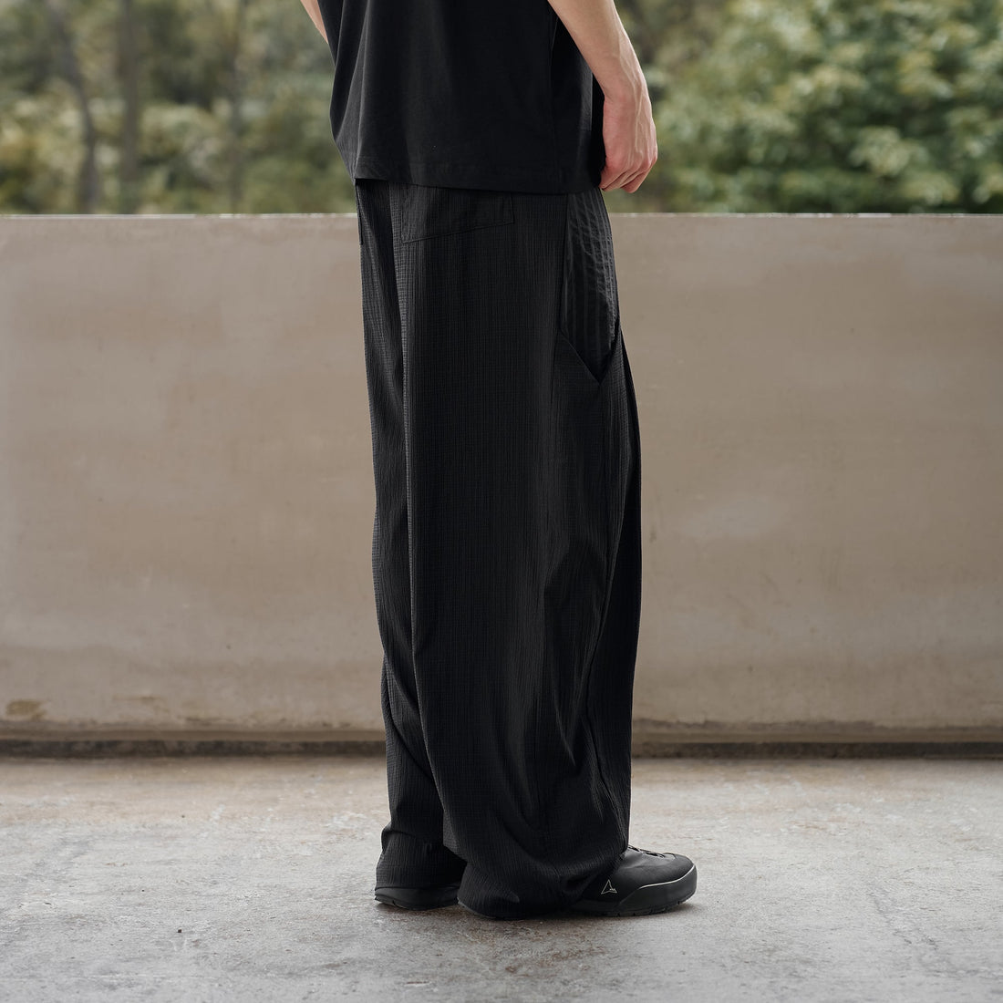 MOITIEDEPETALE Seersucker Curved Pleated Trousers-Pants-XS-Free Shipping Leatheretro