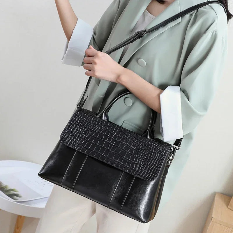 Women's Cowhide Leather Crossbody Bag - Retro Large Capacity Handbag-Handbags-Black-Free Shipping Leatheretro