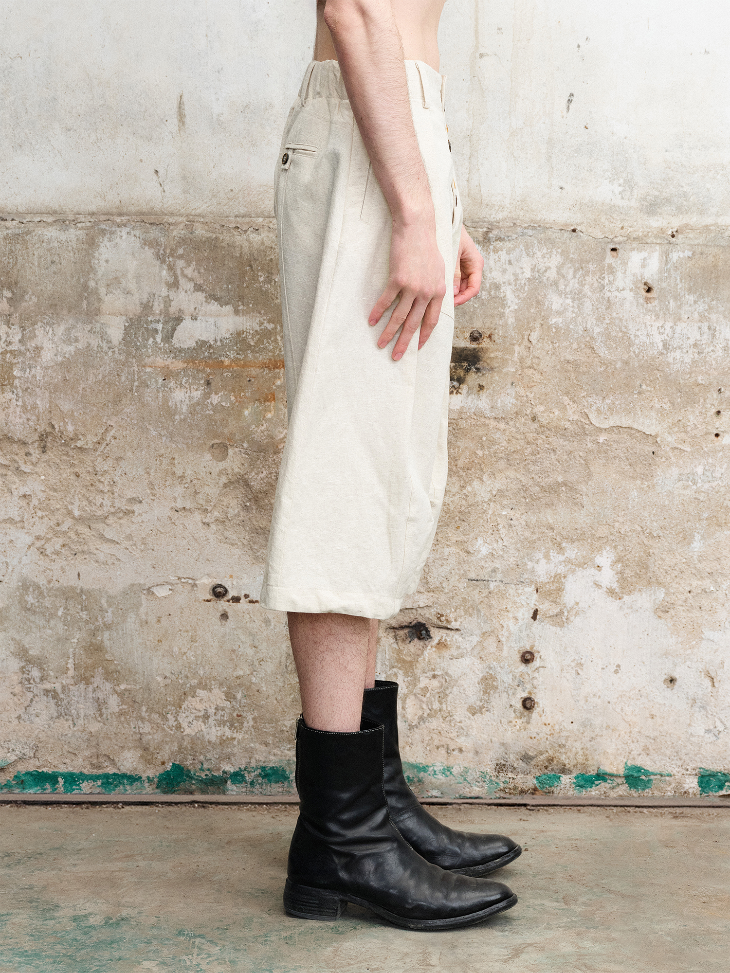 ILNya Nieternite Nifutur Pleated Drop-Crotch Button-Fly Cropped Pants White-Shorts-S (0)-Free Shipping Leatheretro
